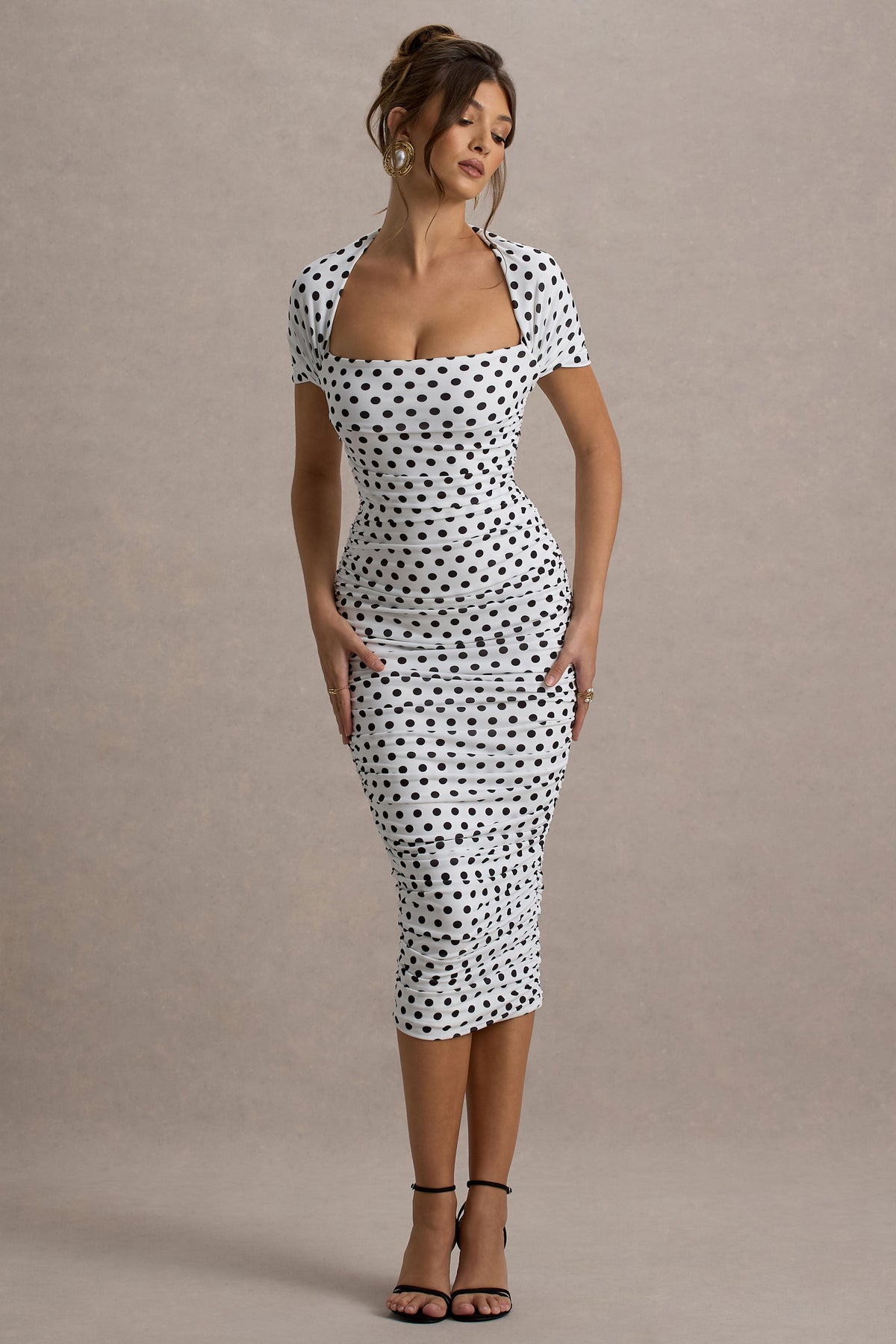 Paxos | Weißes Polka-Dot-Midikleid mit Rüschen und kurzen Ärmeln
