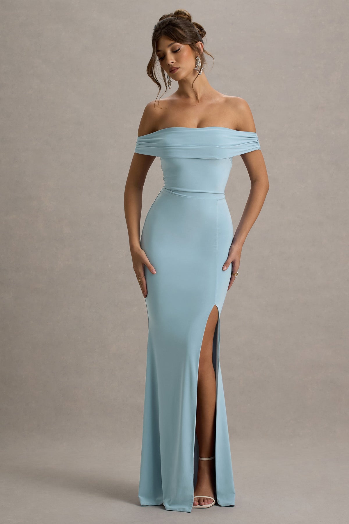 Law of Attraction | Puderblaues Bardot-Maxikleid mit drapierter Teilung