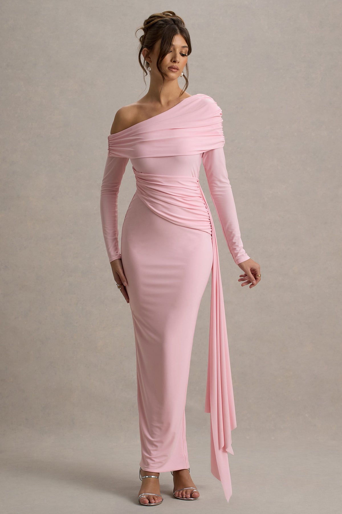Valina | Rosa Maxikleid mit Raffungen, asymmetrischem Schnitt und Drapierung