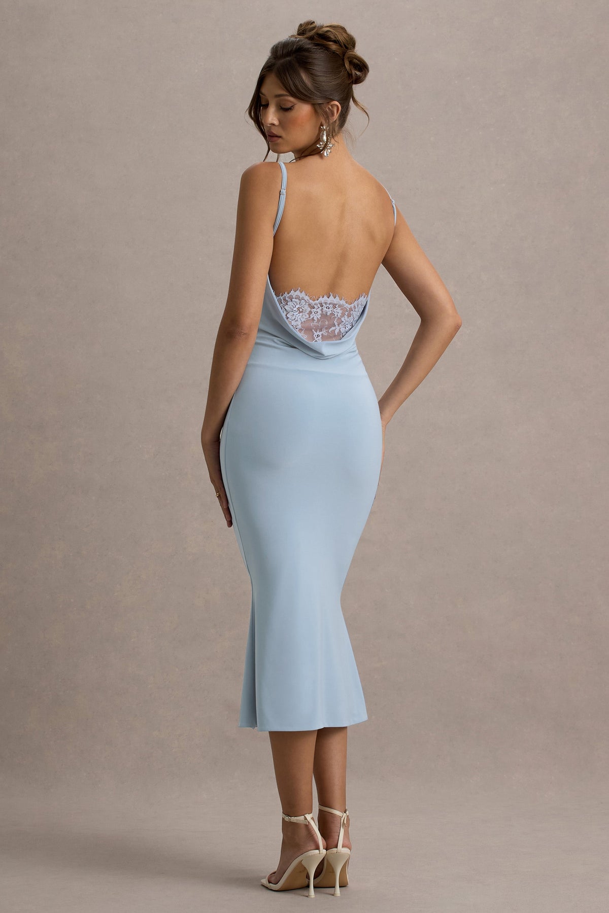 Addison | Marineblaues Midikleid mit Wasserfallausschnitt, offenem Rücken und Spitze