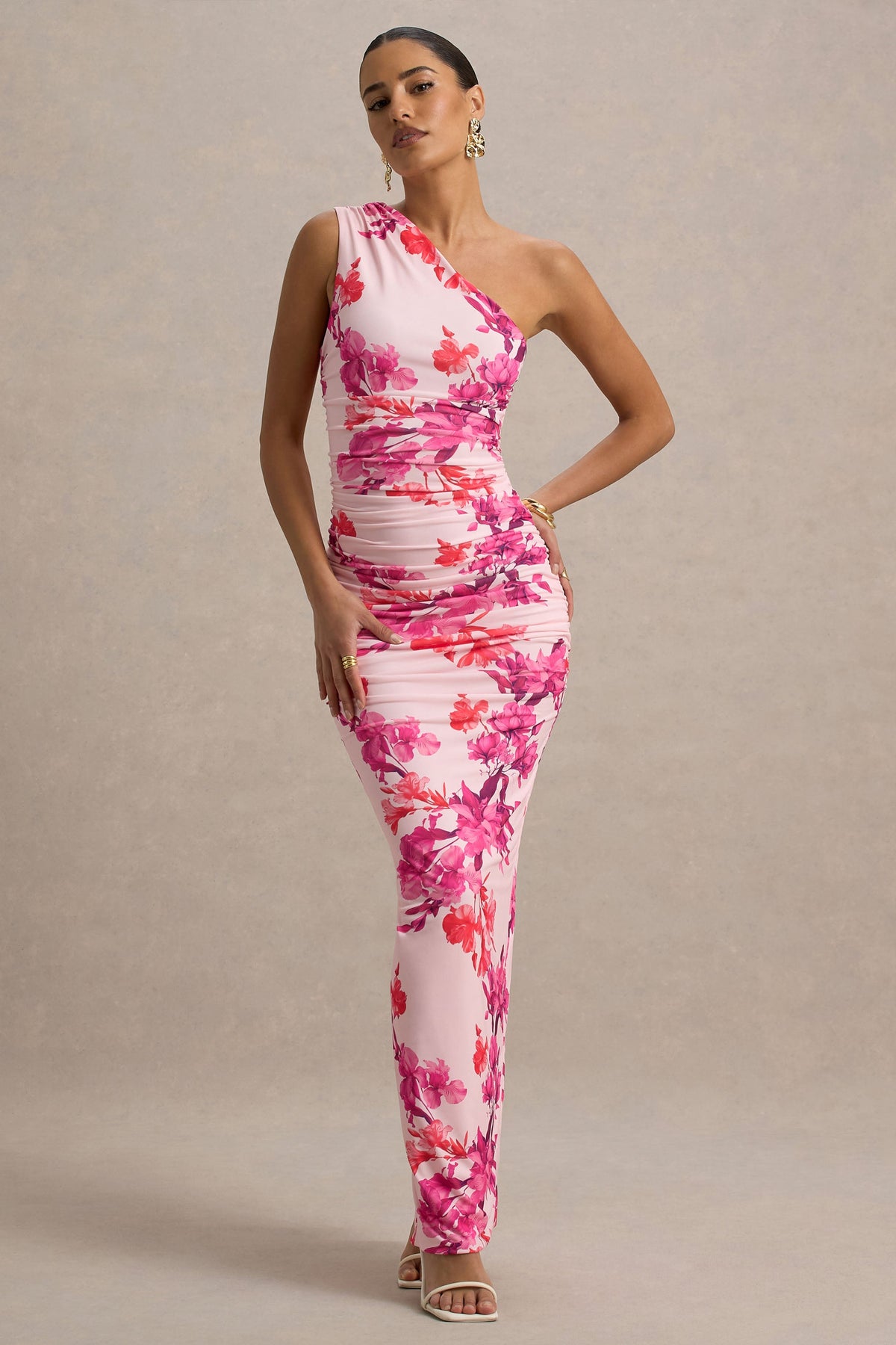 Dalarie | Pinkfarbenes und oranges Maxikleid mit Blumenmuster, einer Schulter und gerafftem Design