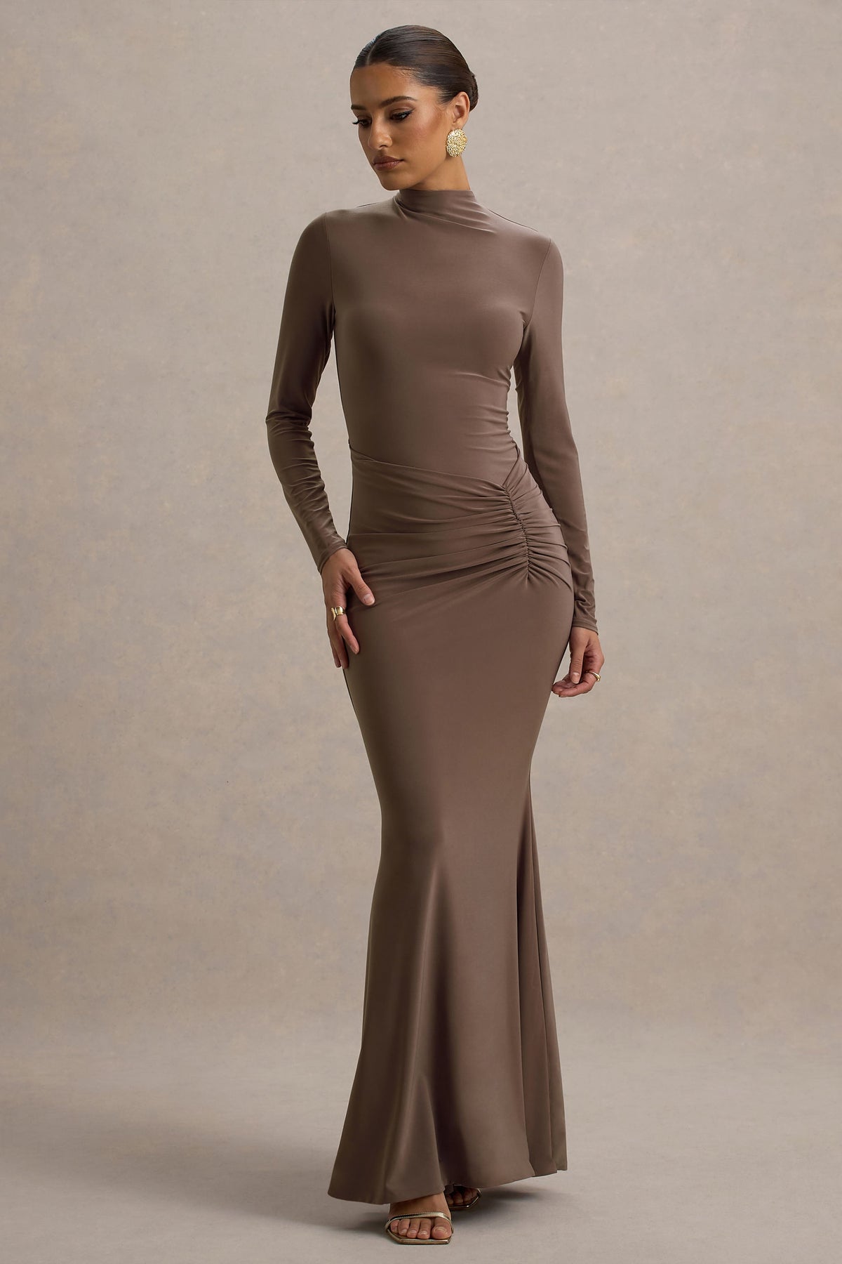 Reid | Braunes Maxikleid mit langen Ärmeln und Raffung