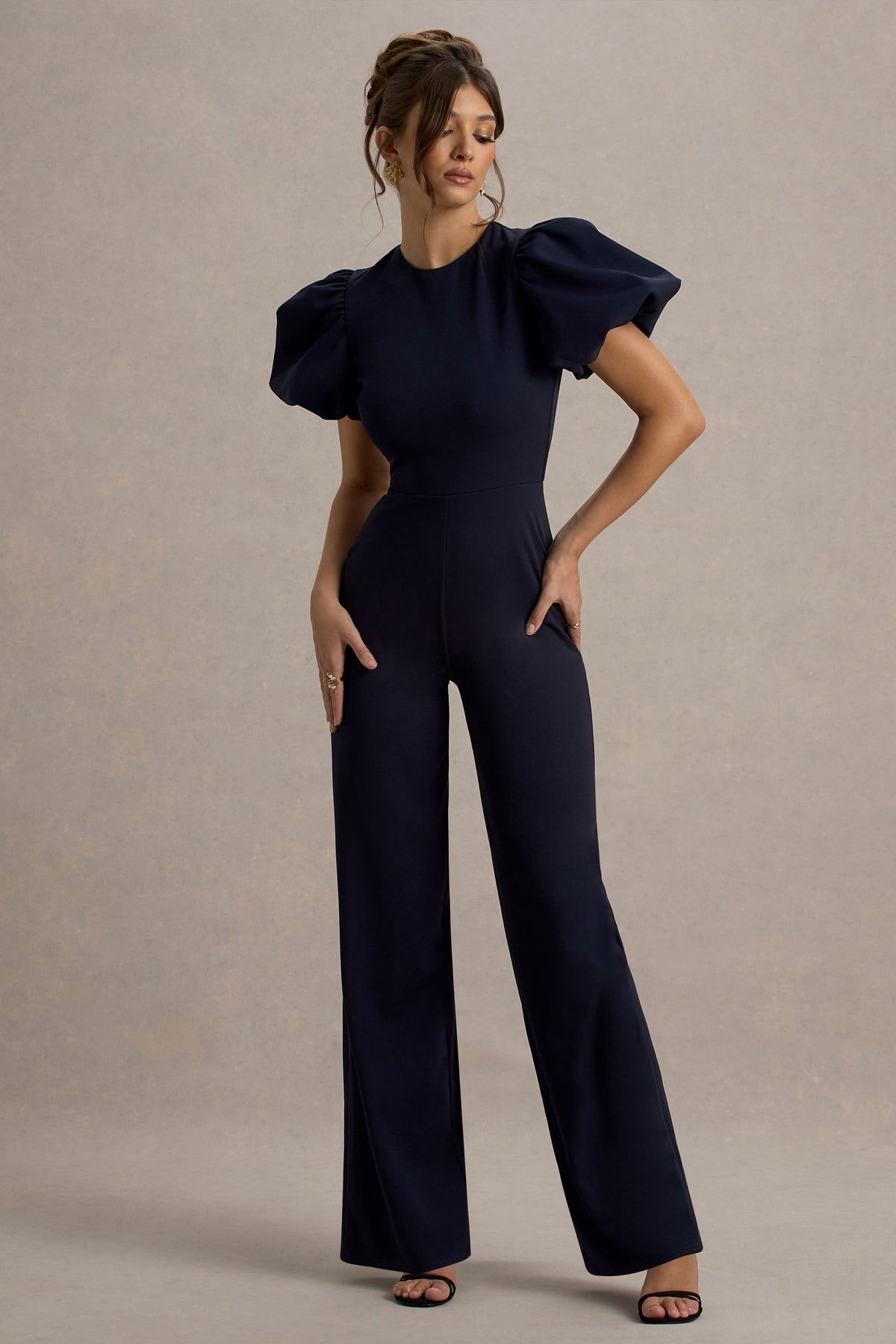 Dillon | Marineblauer Jumpsuit mit Puffärmeln und geradem Bein.