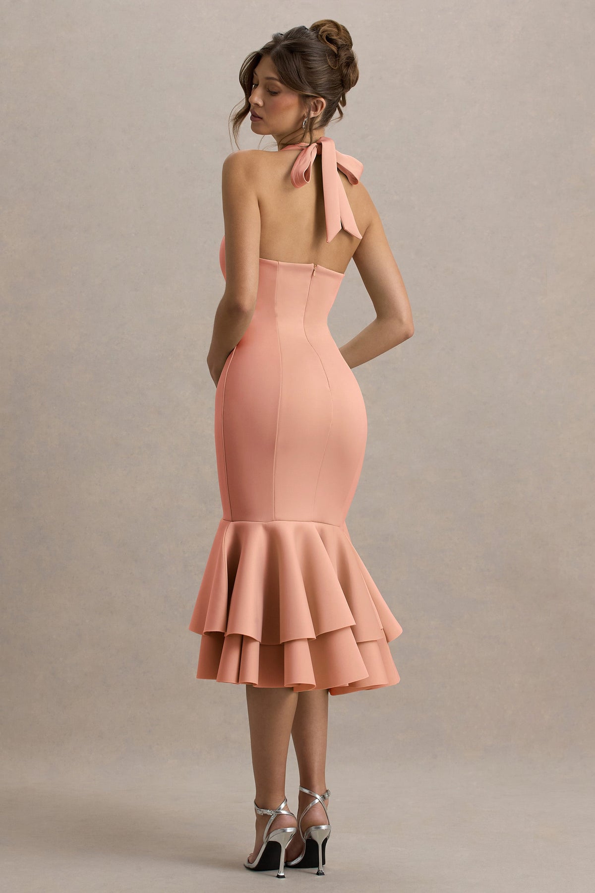 Arla | Rosa Midikleid mit Halterneck und Rüschenbesatz