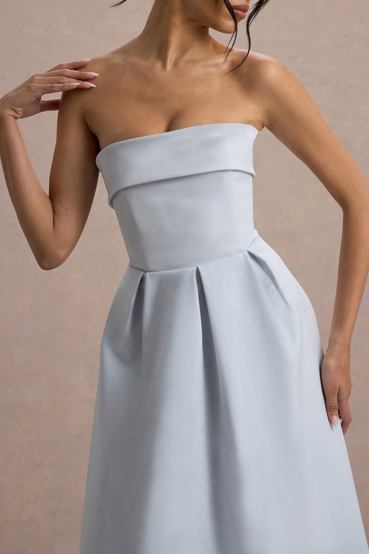 Maddalena | Puderblaues Bandeau Skater Maxikleid