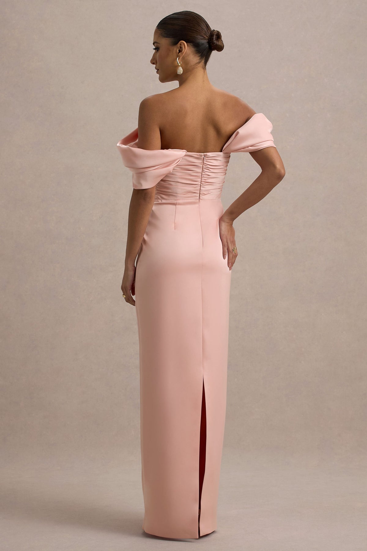 Annita | Hellrosa Satin-Bardot-Maxikleid