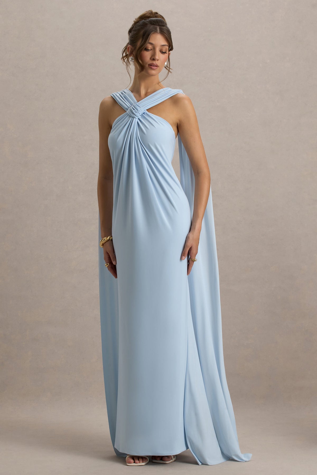 Ariana | Maxikleid mit Überkreuztem Ausschnitt und Umhang in Puderblau