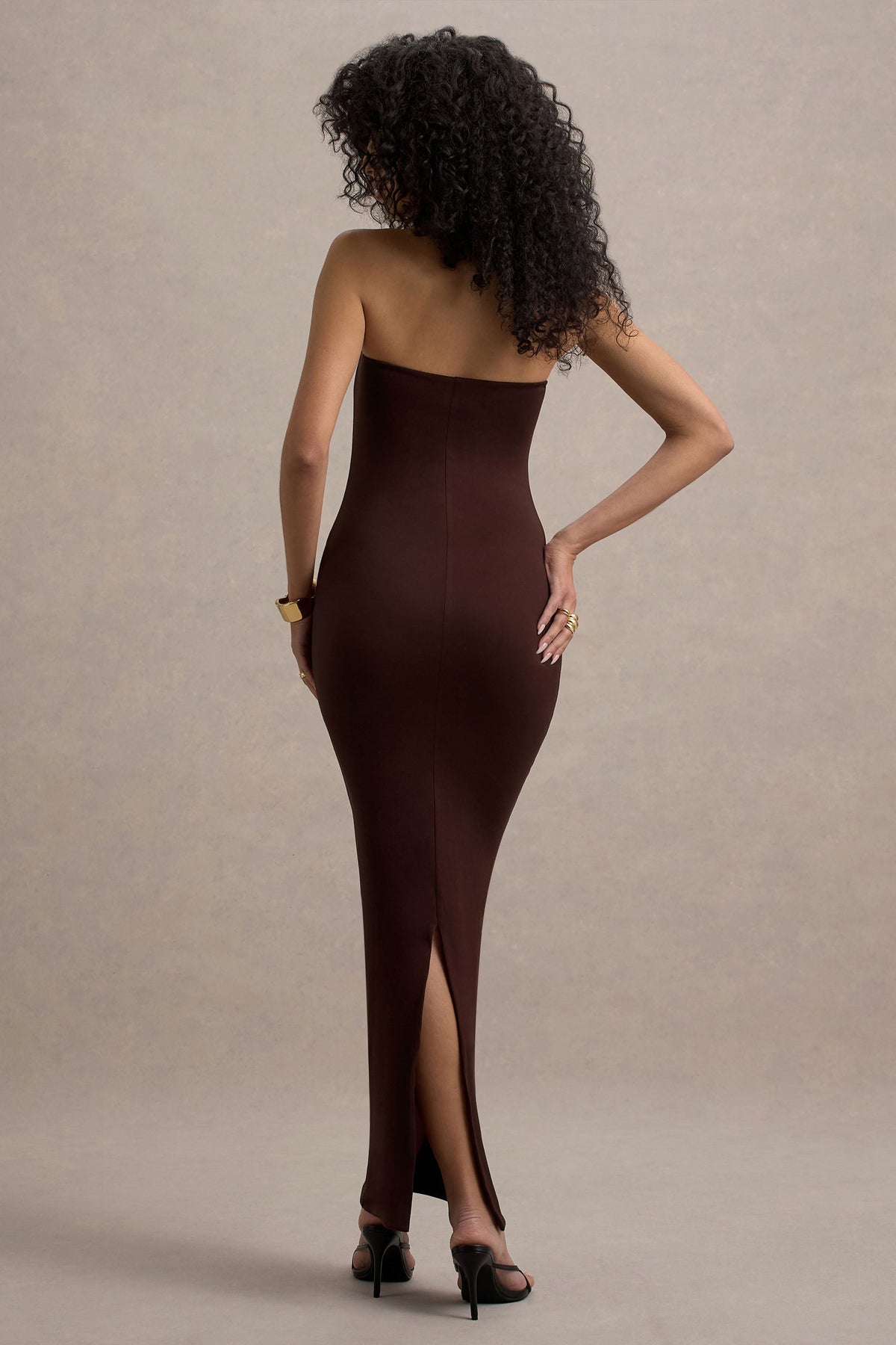 Angelie | Braunfarbenes Bandeau-Maxikleid in Bodycon-Passform