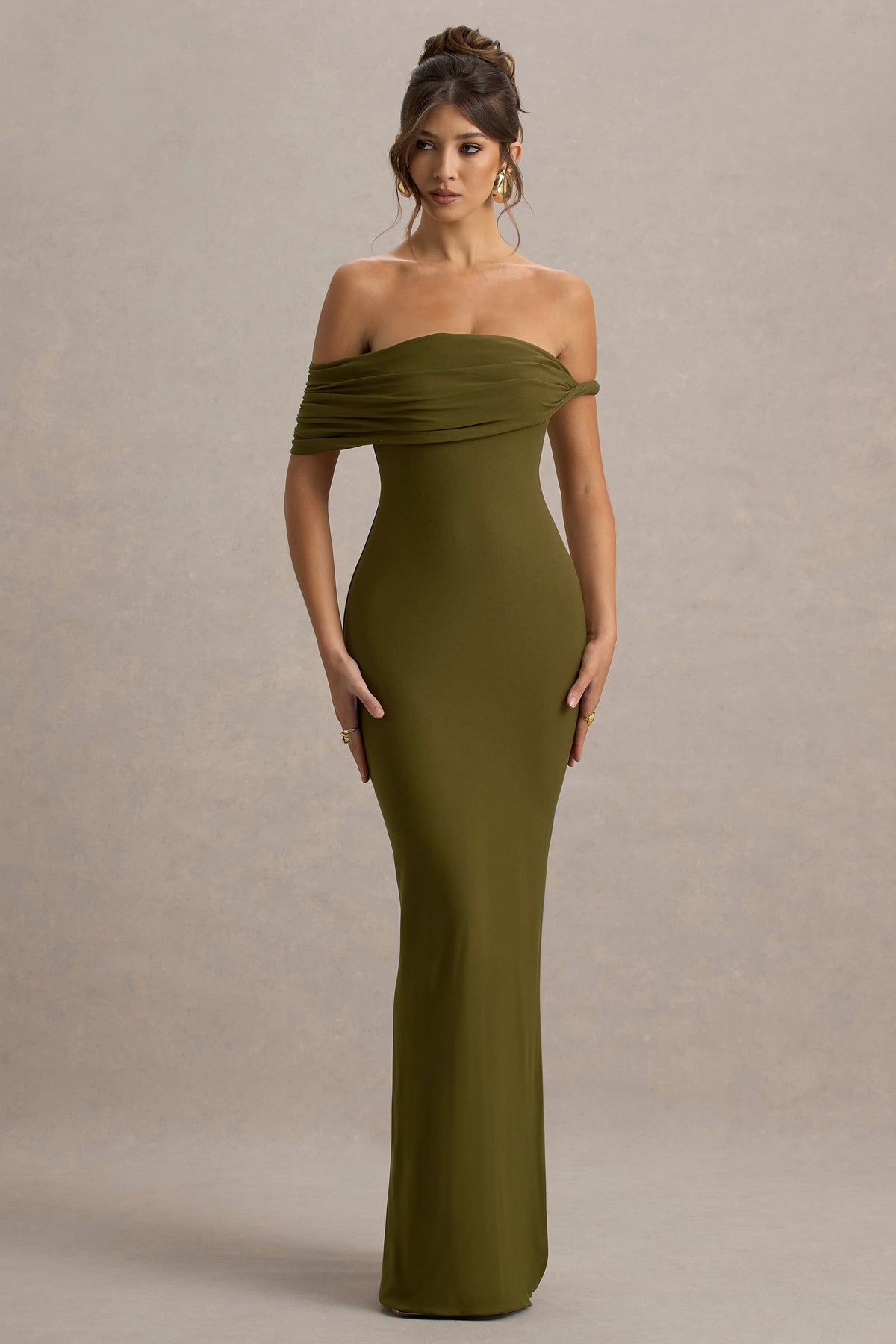 Melika | Grünes Maxi-Kleid im Bardot-Stil mit Twist-Design