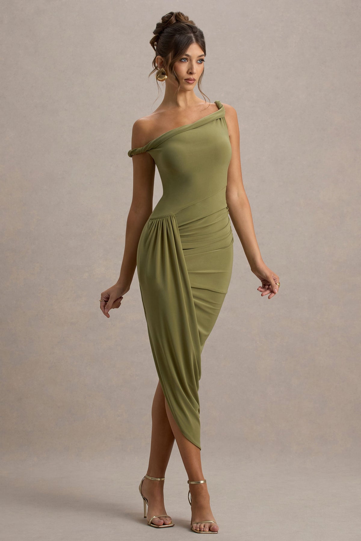 Angelique | Olivgrünes, gedrehtes asymmetrisches Maxikleid