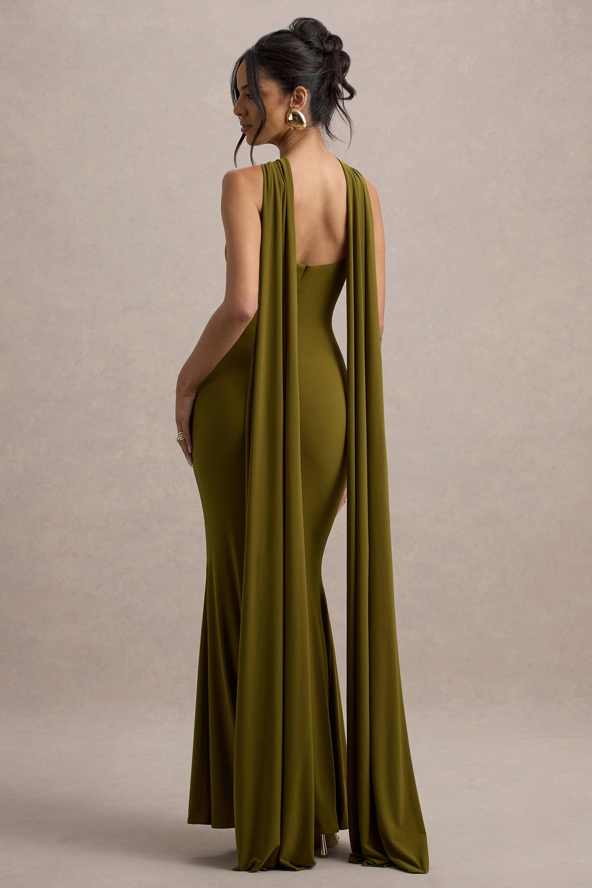 Rhoda | Grünes Maxi-Kleid mit Twist-Halter und Cape