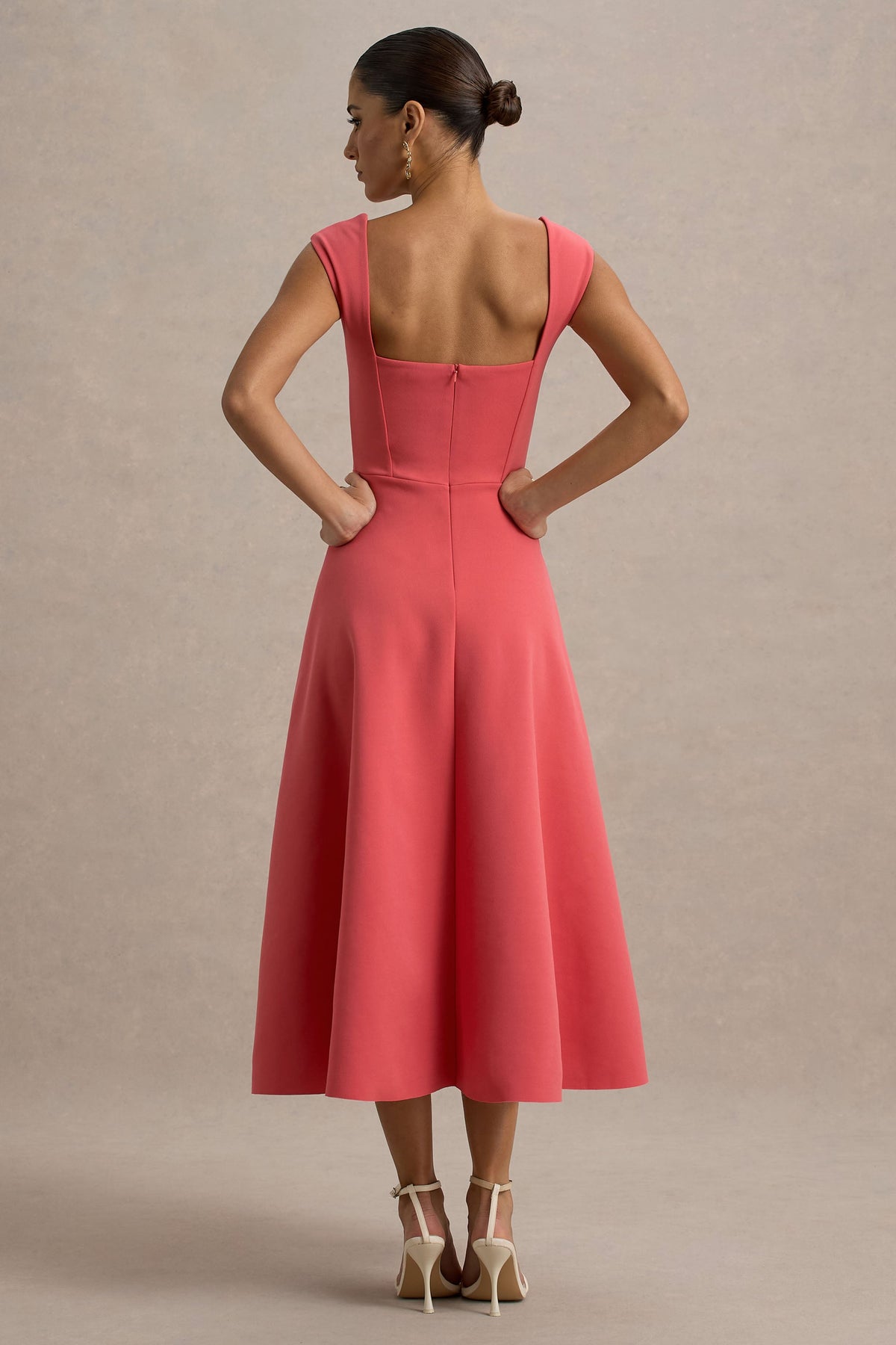Andromeda | Coralrotes Midikleid mit Herzausschnitt