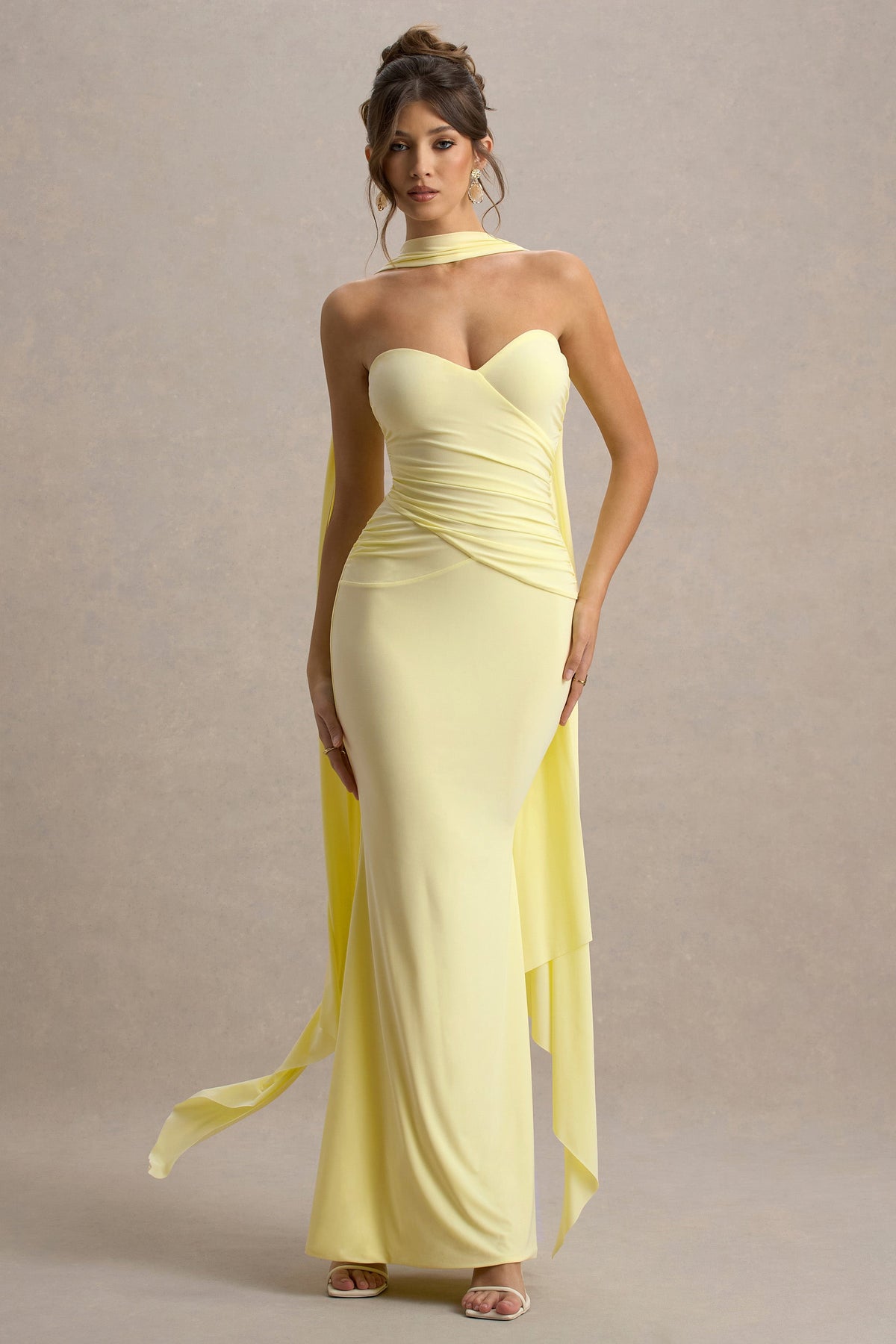 Rosabel | Zitronengelbes Sweetheart-Maxikleid mit Schärpe