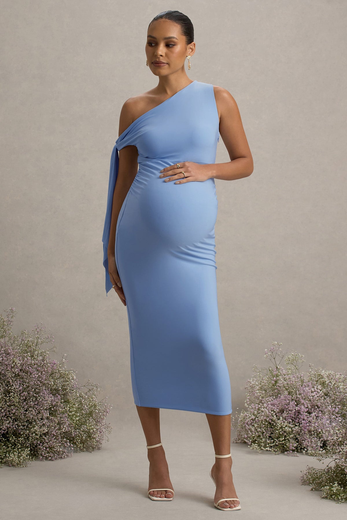 Katarine | Puderblaues asymmetrisches Umstandsmidikleid mit Knoten-Detail