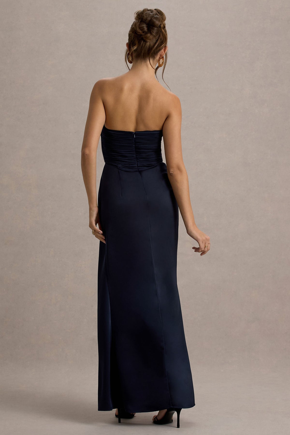 Edel | Marineblaues trägerloses Satin-Maxikleid mit Drapierung