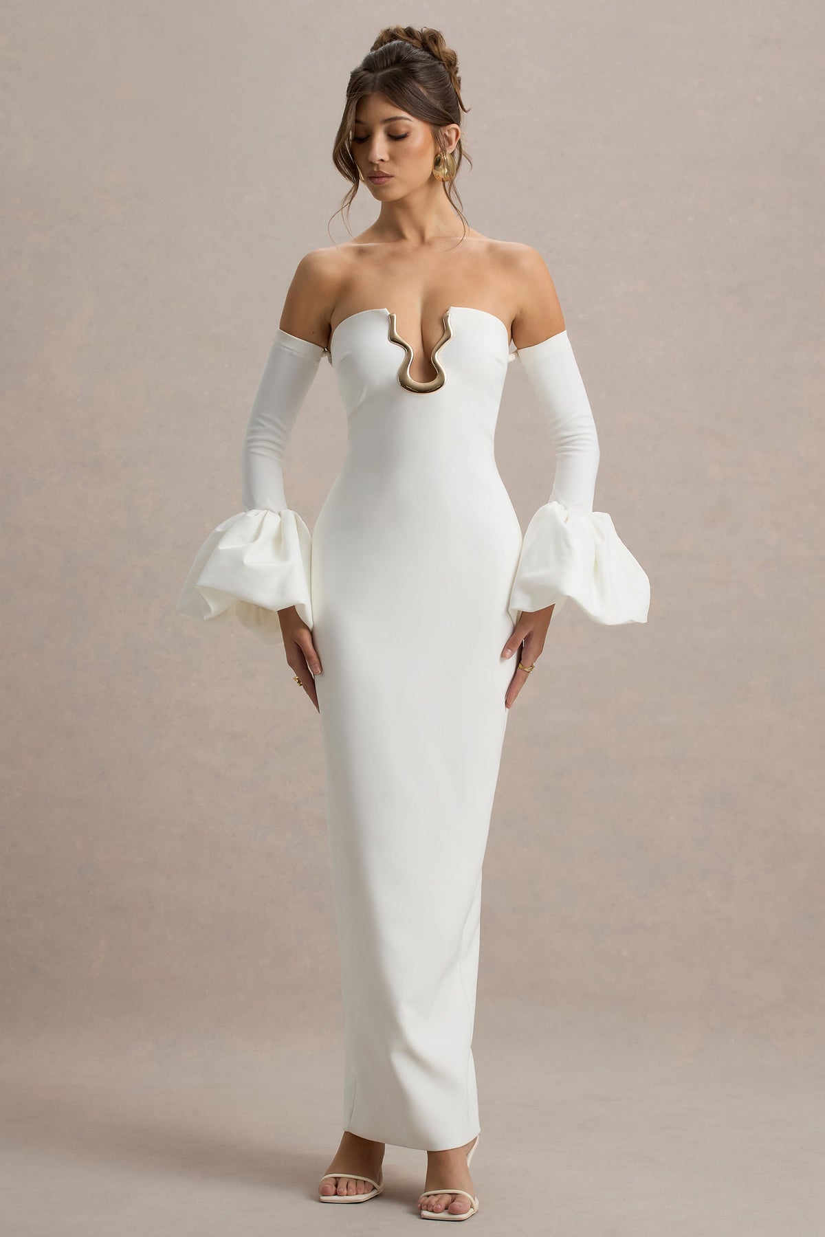 Annalisa | Cremefarbenes Bandeau-Maxikleid mit Satinmanschetten