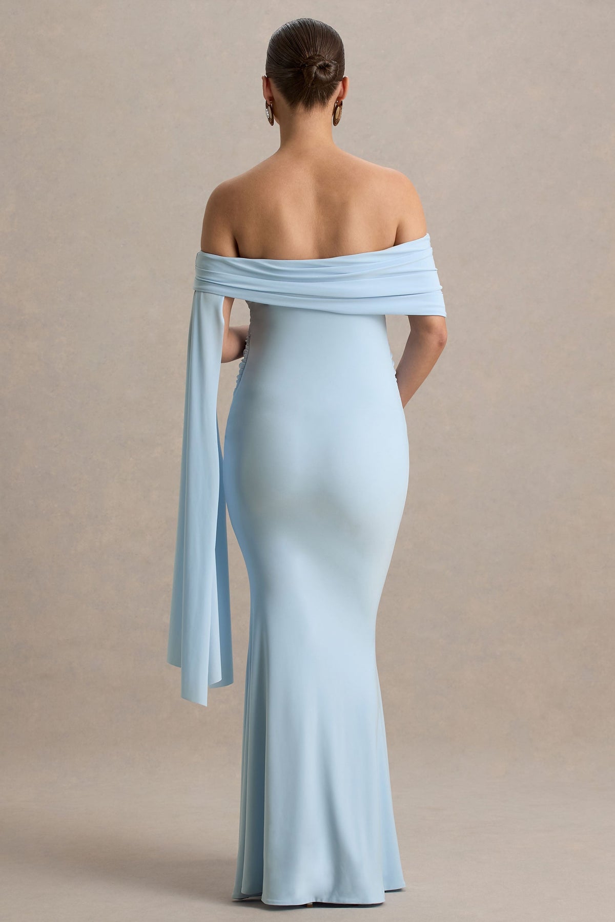 Aquila | Puderblaues Bardot-Umstands-Maxikleid mit Drapierärmeln