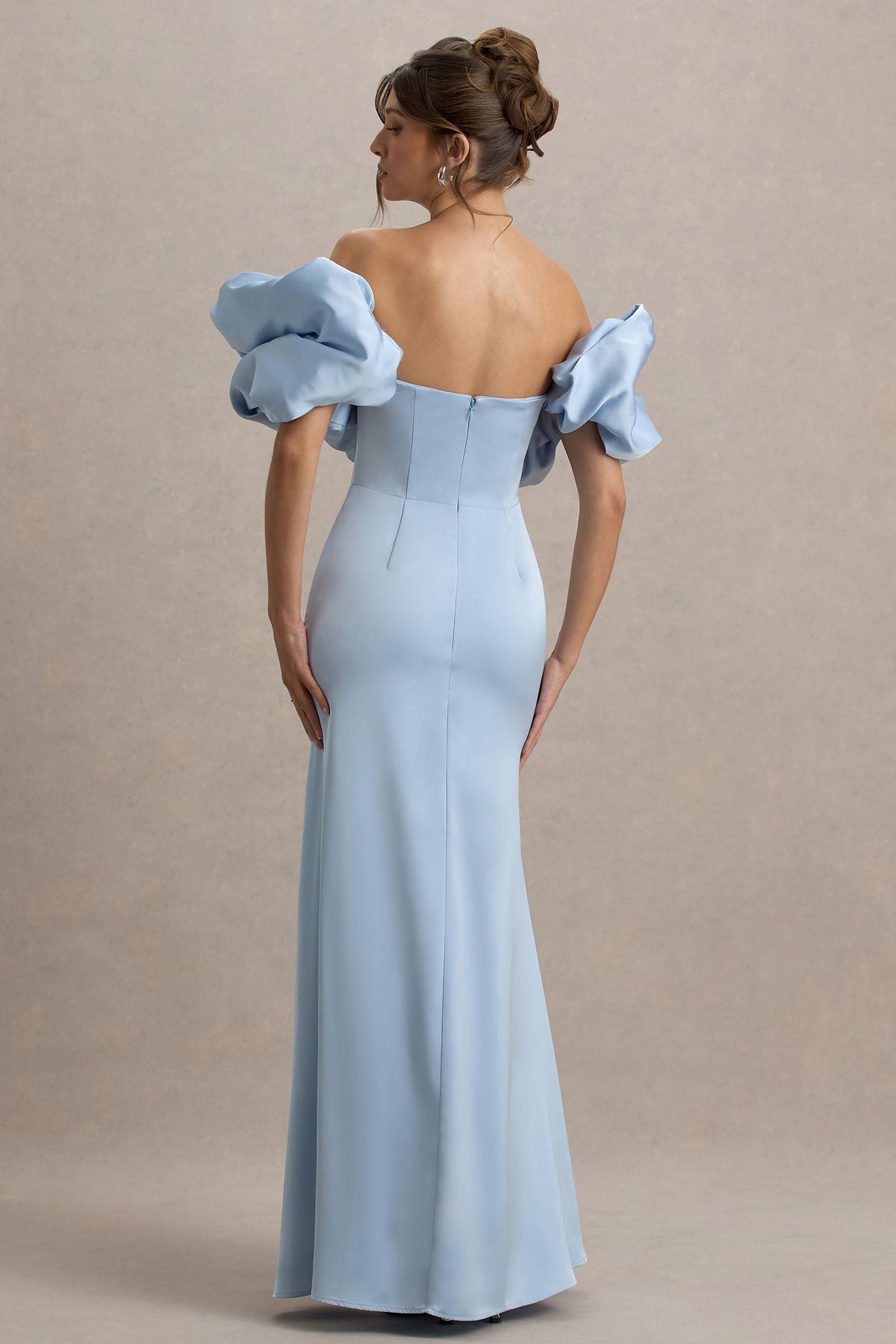 Allie | Puderblaues Bardot-Maxikleid mit Puffärmeln