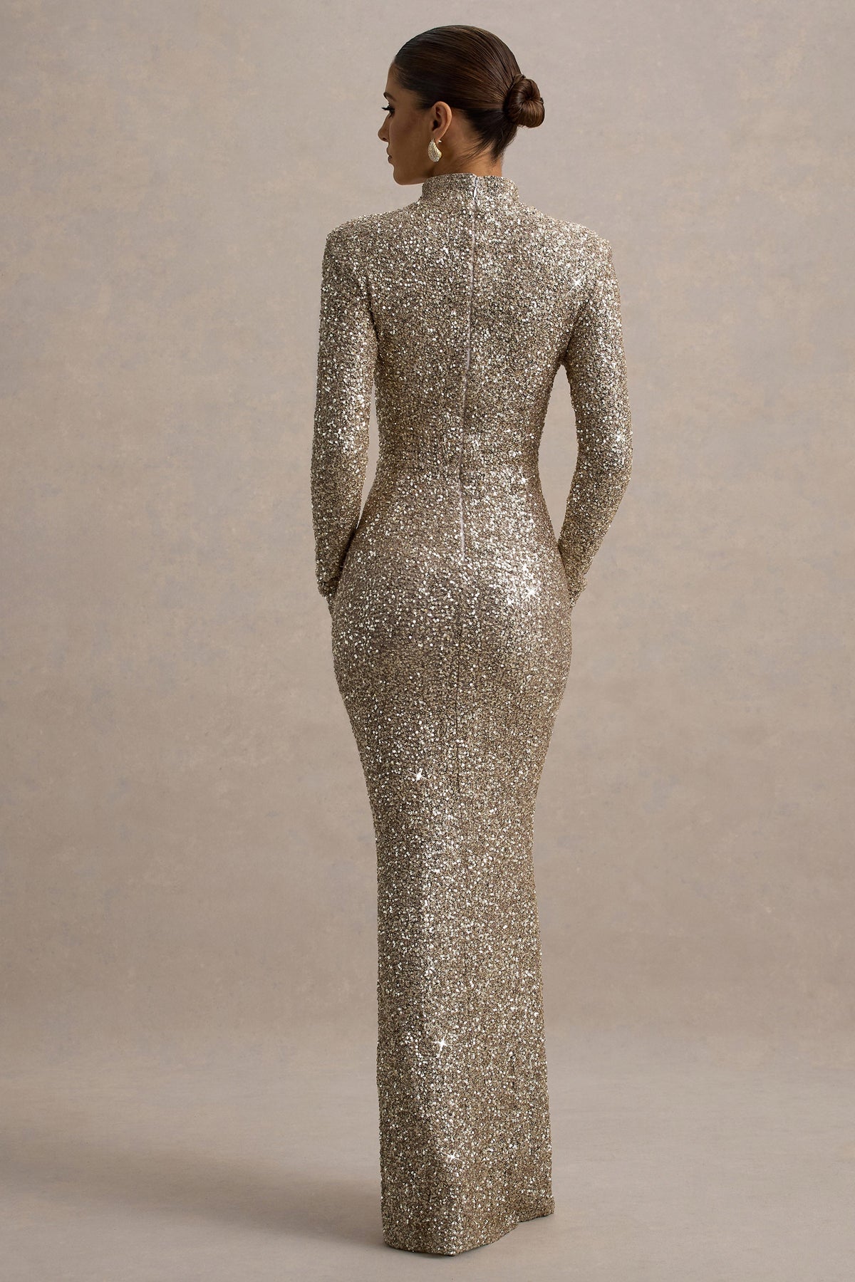 Galaxy | Champagnerfarbenes Paillettentop-Maxikleid mit Turtleneck und langen Ärmeln