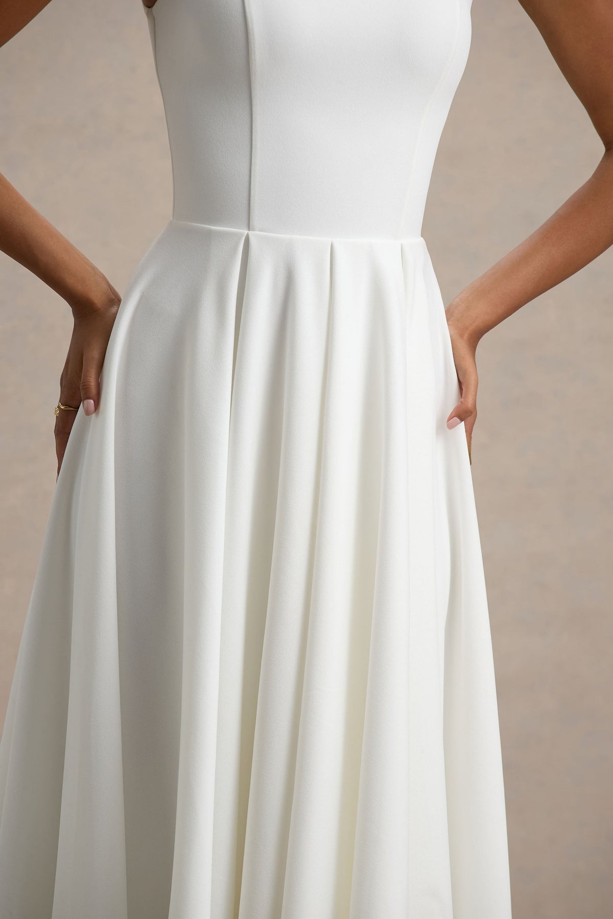 Parina | Weißes Midikleid mit Trägern und Volantsaum