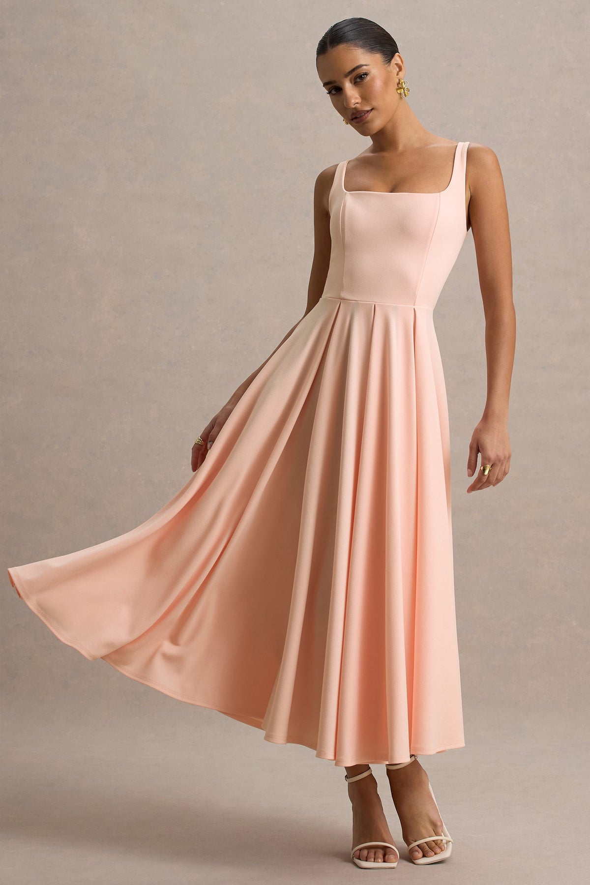 Parina | Rosafarbenes Midikleid mit Trägern und Volantsaum