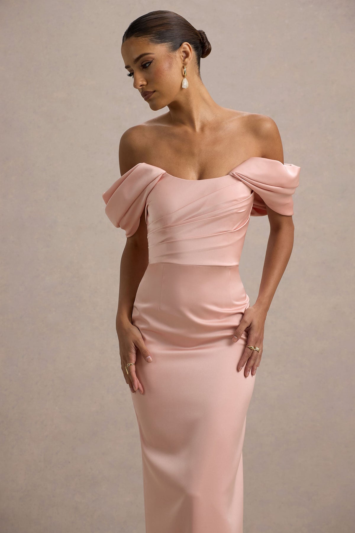 Annita | Hellrosa Satin-Bardot-Maxikleid