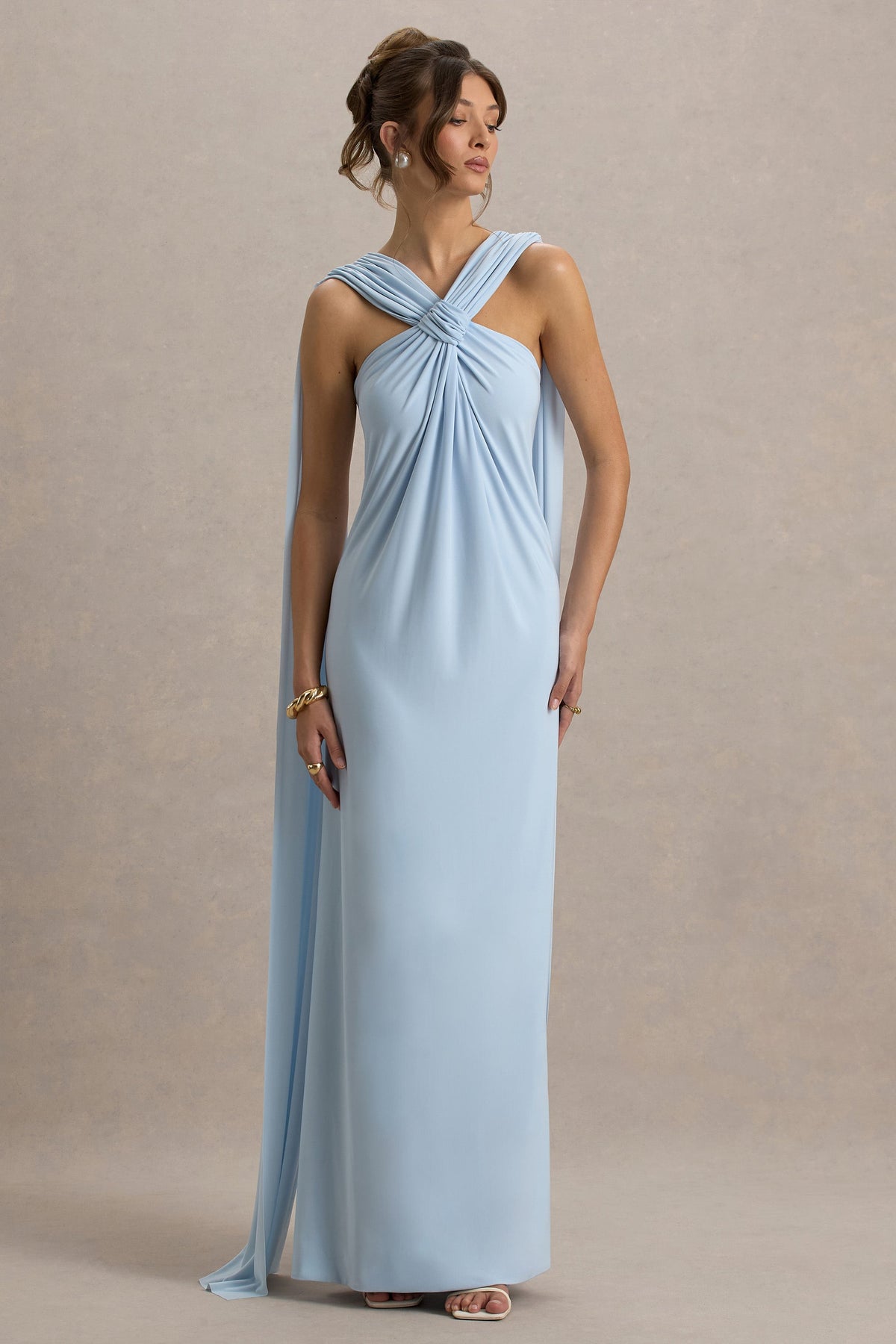 Ariana | Maxikleid mit Überkreuztem Ausschnitt und Umhang in Puderblau