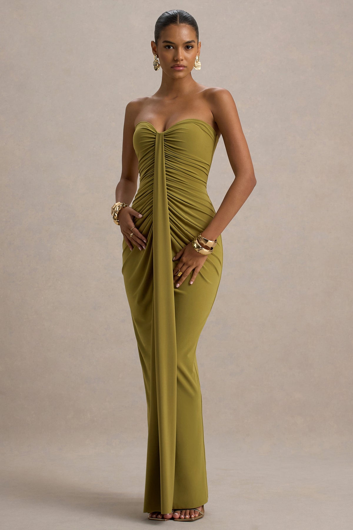 Ali | Olivefarbenes Maxikleid mit Sweetheart-Ausschnitt und gerafftem Wickeldesign