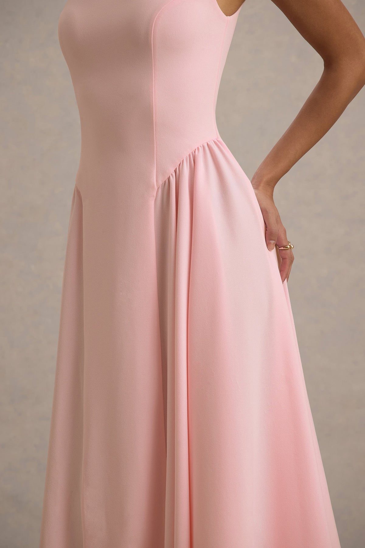 Muriel | Rosa Midi-Kleid mit Bootsausschnitt und voluminösem Saum