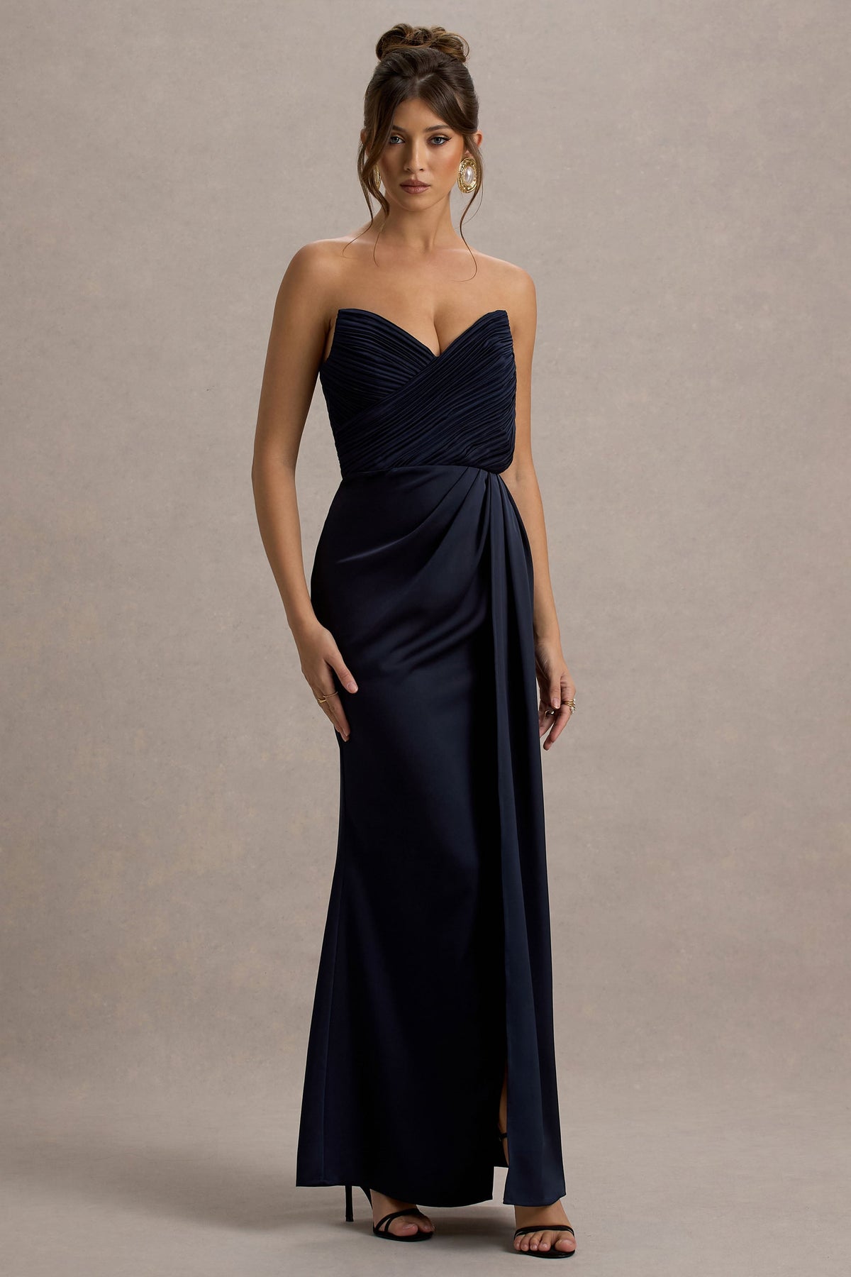Edel | Marineblaues trägerloses Satin-Maxikleid mit Drapierung