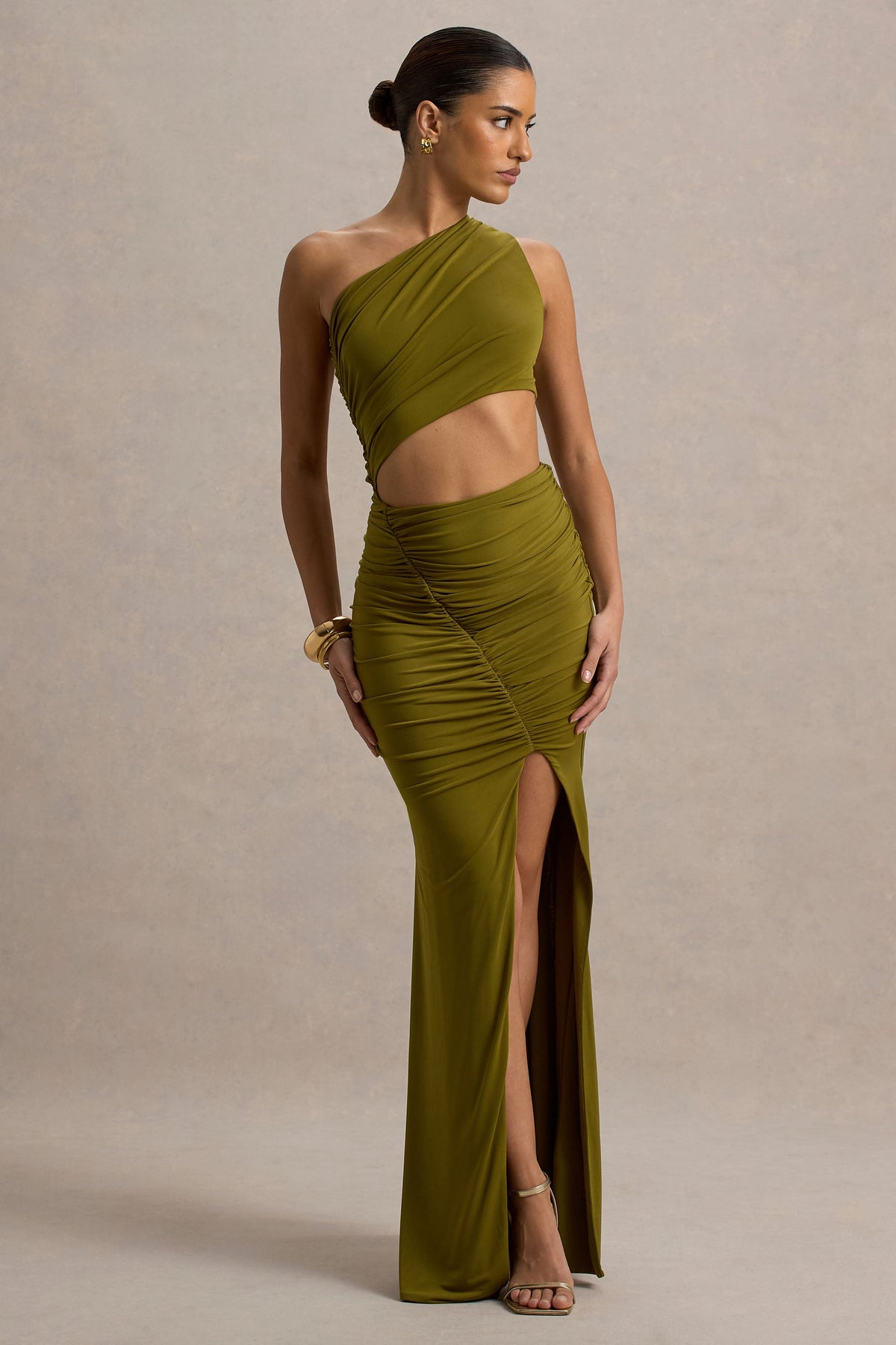 Sena | Grünes asymmetrisches Maxikleid mit Cut-Out-Details