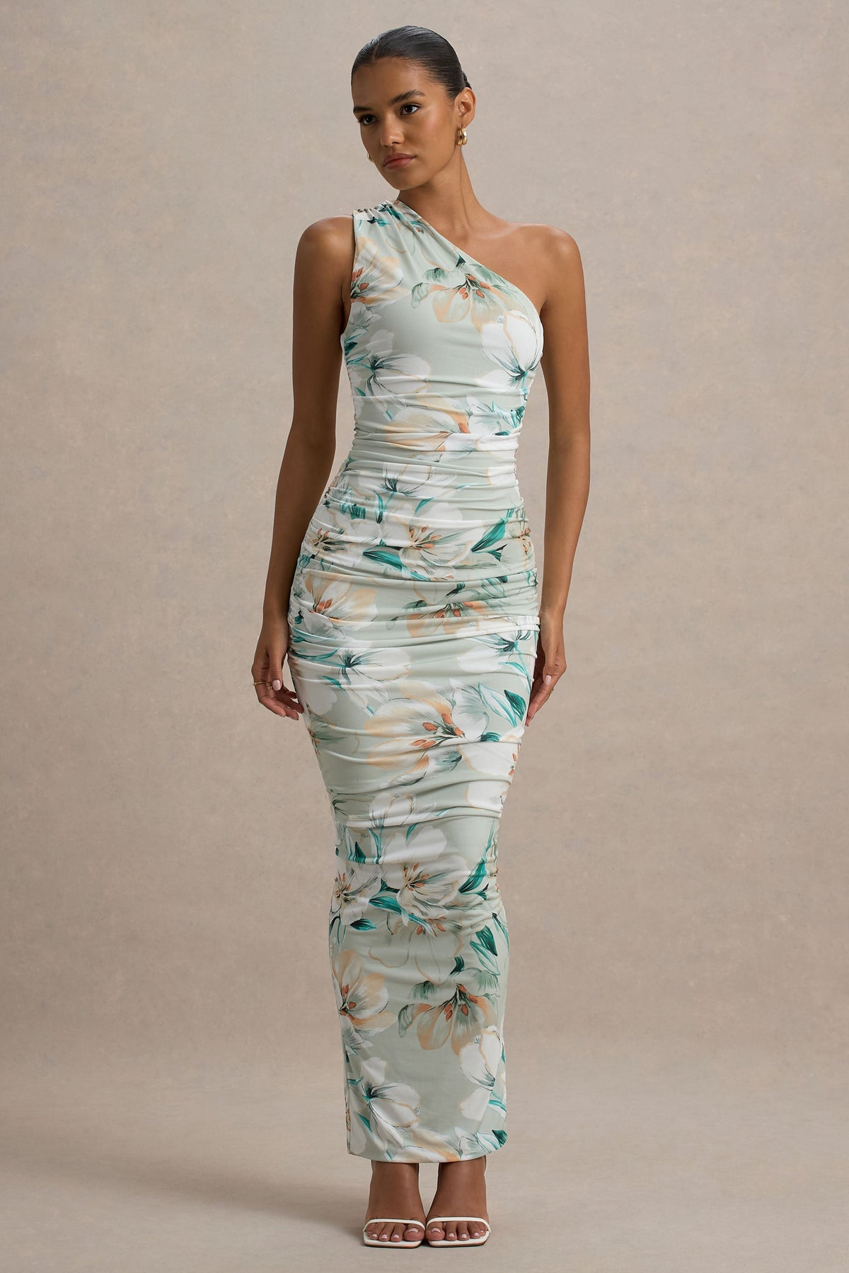 Dalarie | Grünes Maxikleid mit Blumenmuster und einer Schulter im gerafften Design