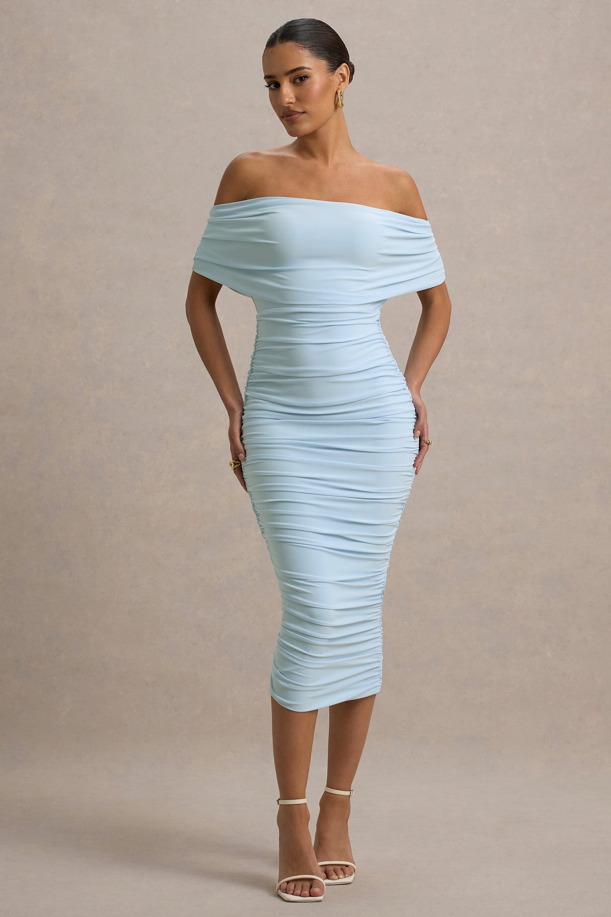 Rayleigh | Puderblaues Bardot-Midikleid mit Raffung
