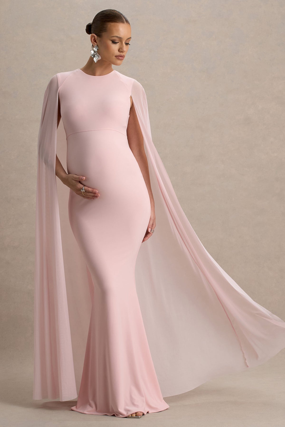 Currant | Rosafarbenes Maxikleid mit hohem Kragen und Cape