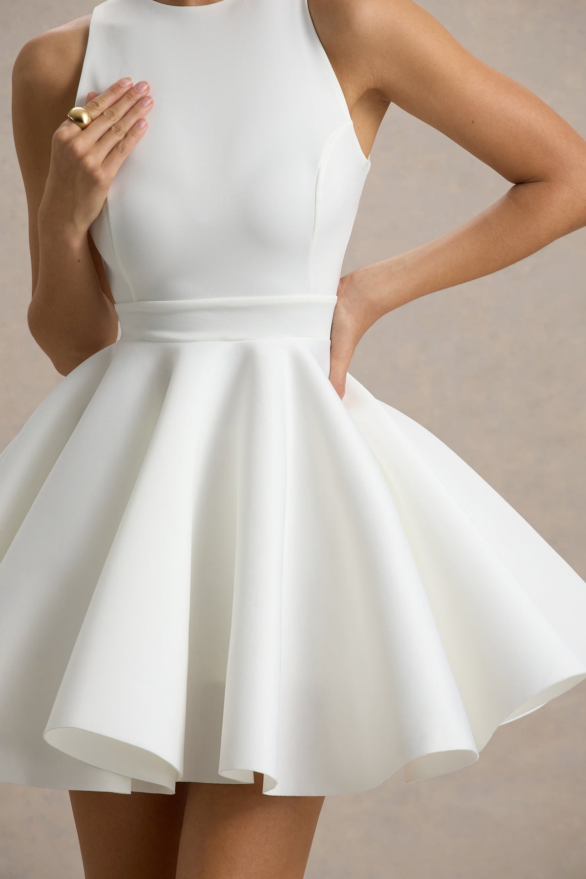 Waverly | Weißes Skater-Minikleid mit Racer-Ausschnitt
