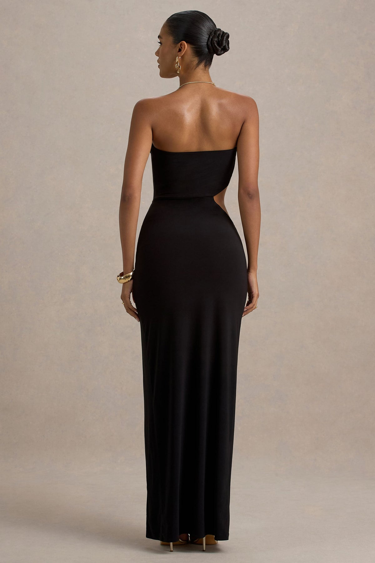 Feleicia | Schwarzes Maxikleid mit Sweetheart-Ausschnitt und Schlitz