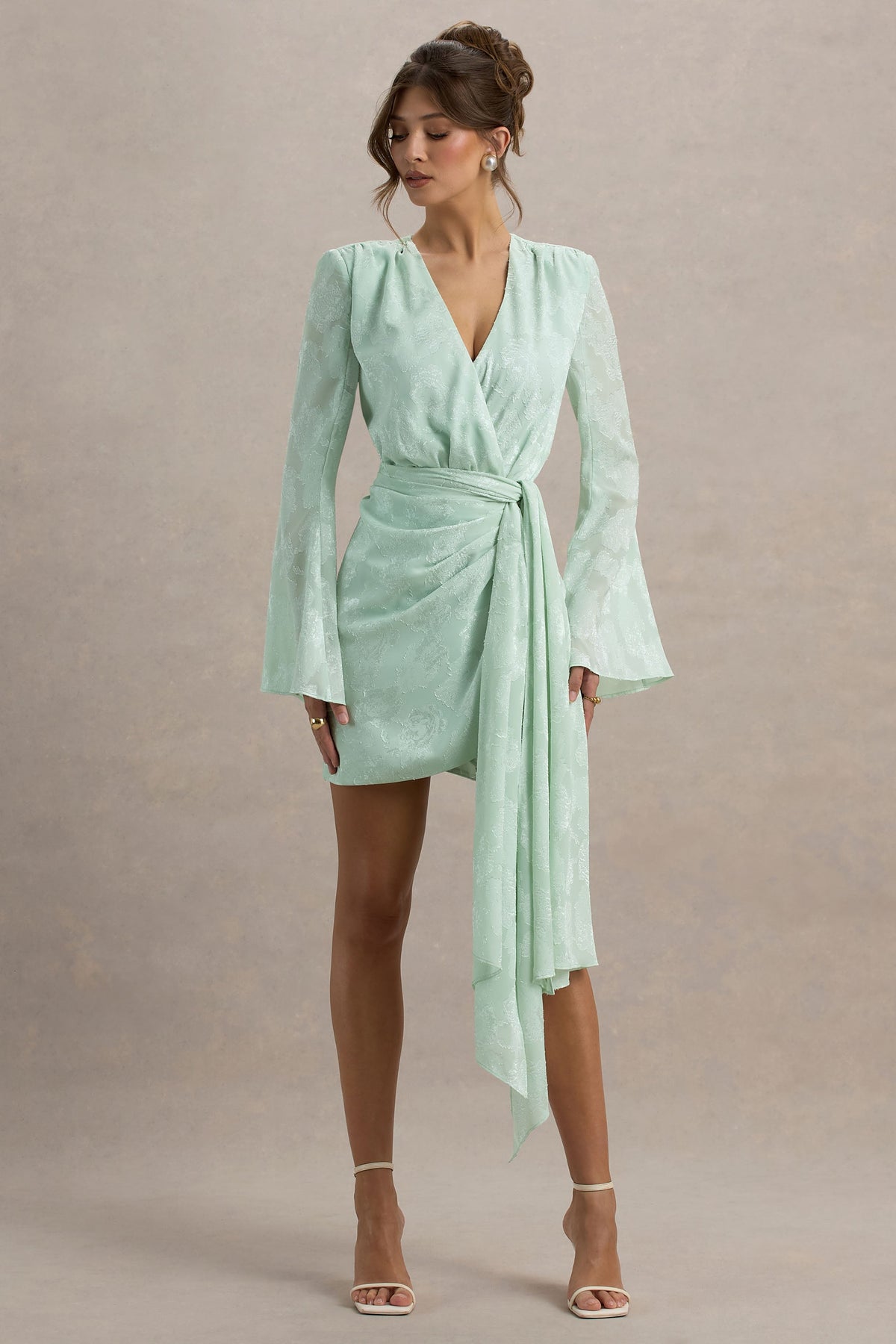 Doreen | Mintgrünes Wickel-Minikleid mit langen Ärmeln