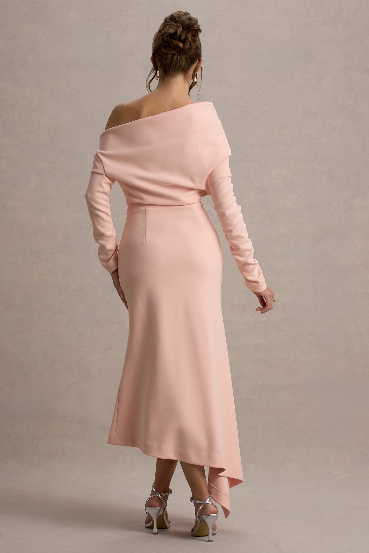 Lou | Pinkes Maxikleid mit einer Schulter und asymmetrischem Schnitt