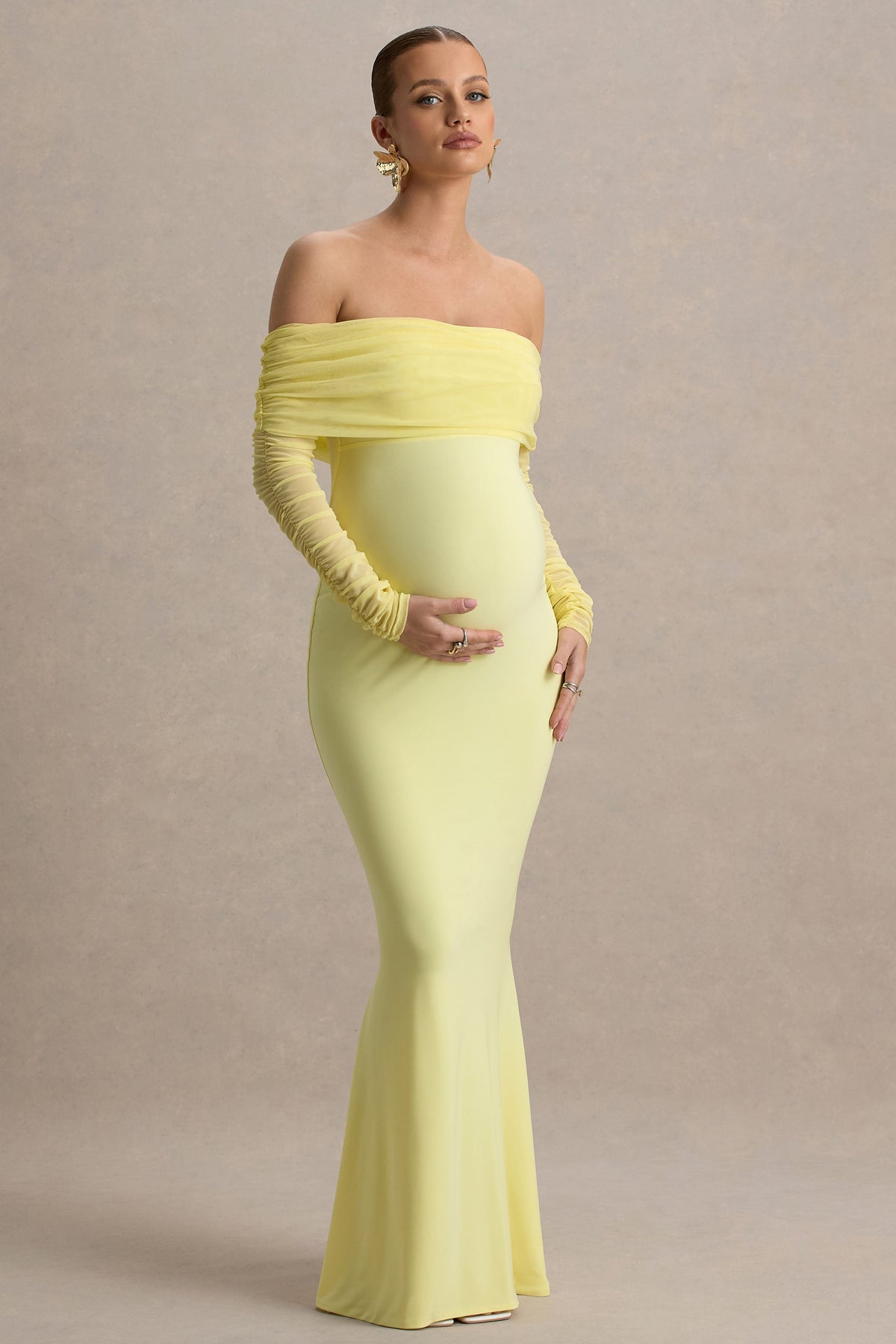 Pretty Perfect | Zitronengelbes Umstands-Maxikleid mit Cut-Out-Detail und Halterneck