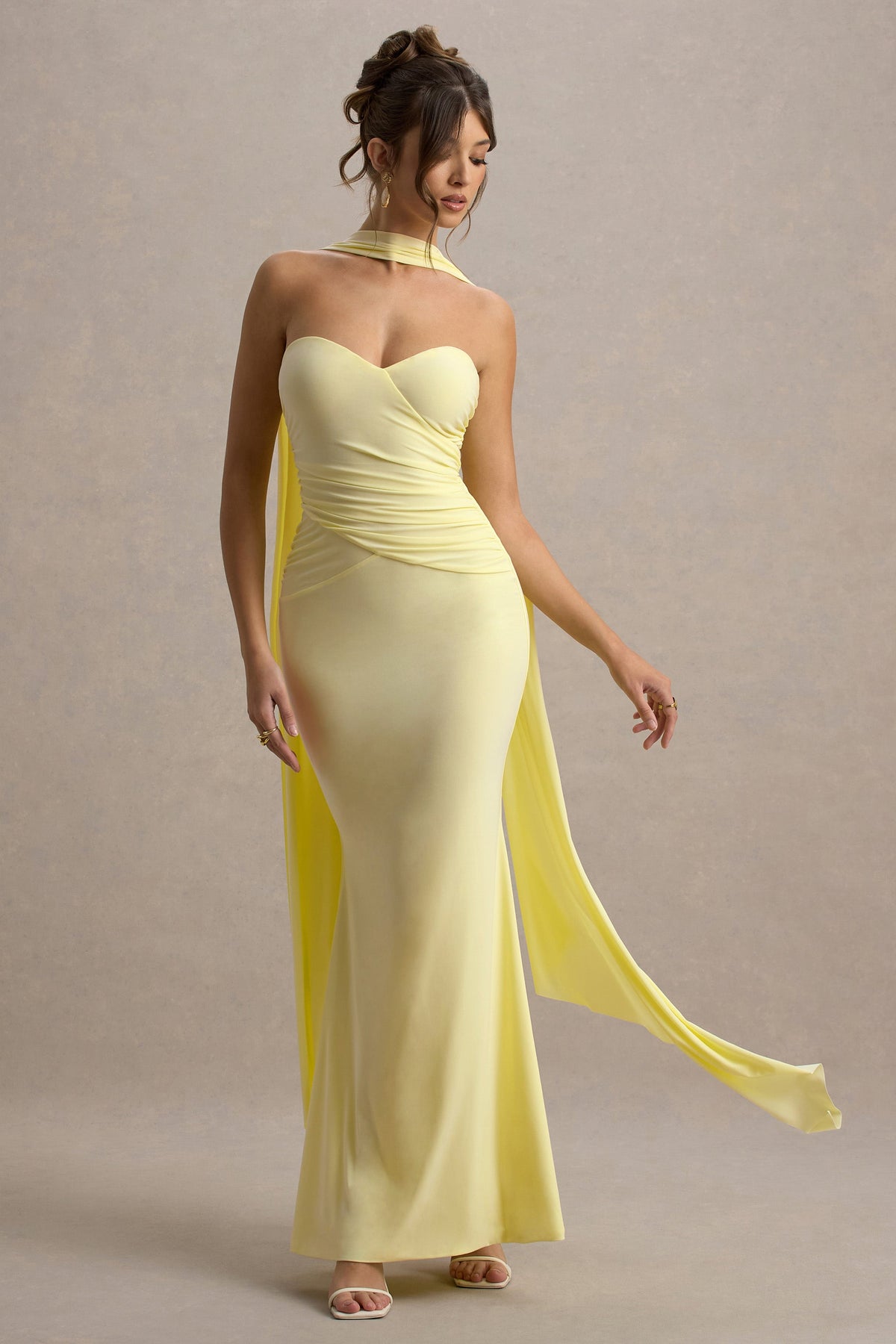 Rosabel | Zitronengelbes Sweetheart-Maxikleid mit Schärpe