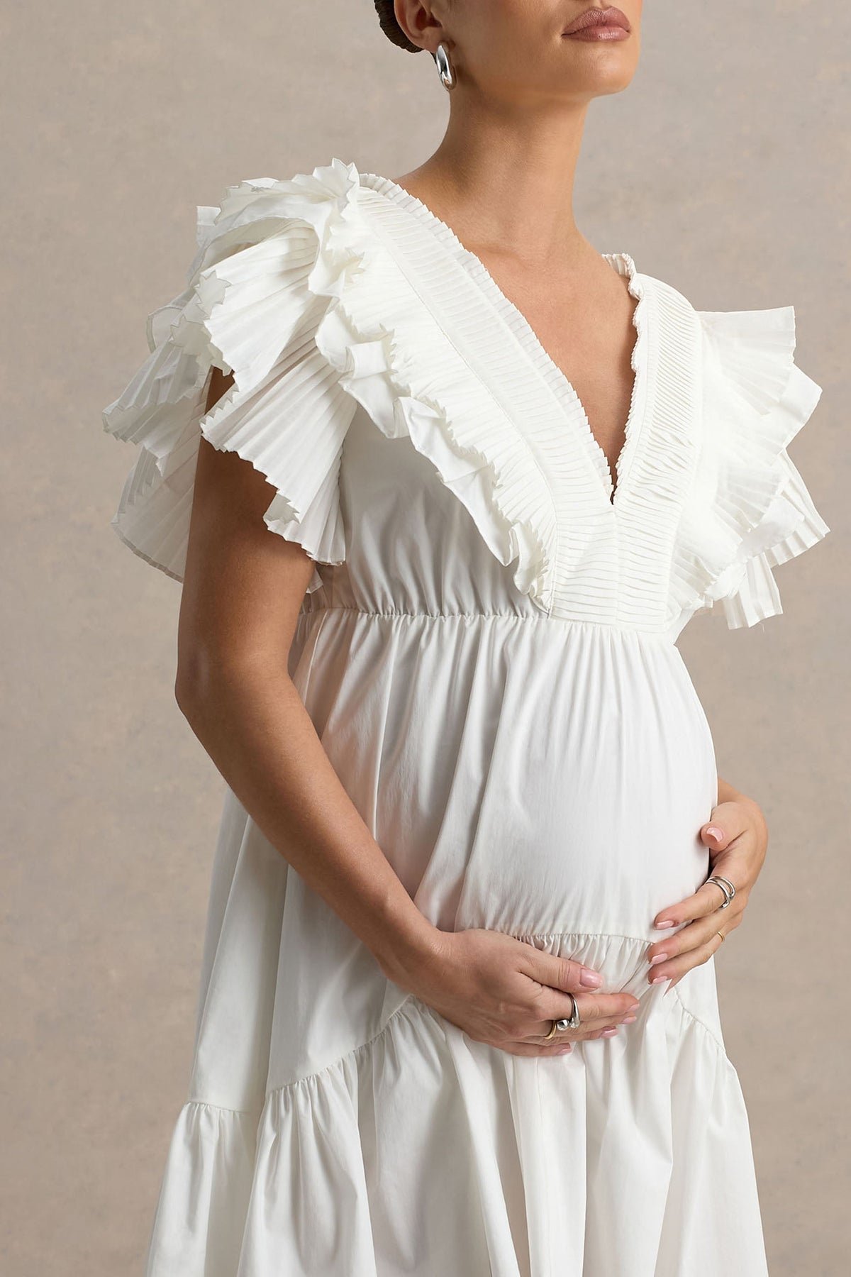 Judie | Weißes Popeline-Minikleid mit V-Ausschnitt und Rüschen