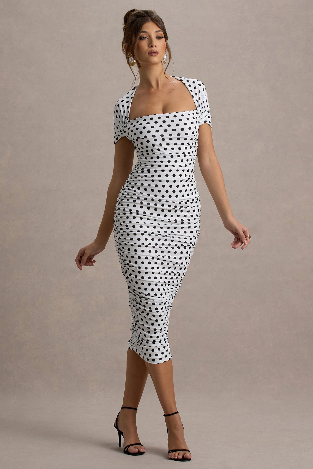 Paxos | Weißes Polka-Dot-Midikleid mit Rüschen und kurzen Ärmeln