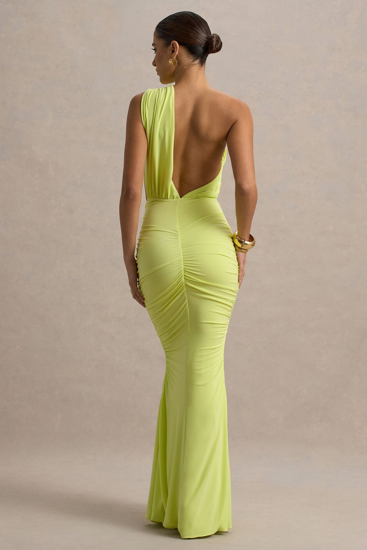 Beline | Limettengrünes One-Shoulder-Maxikleid mit Ausschnitt und Drapierung