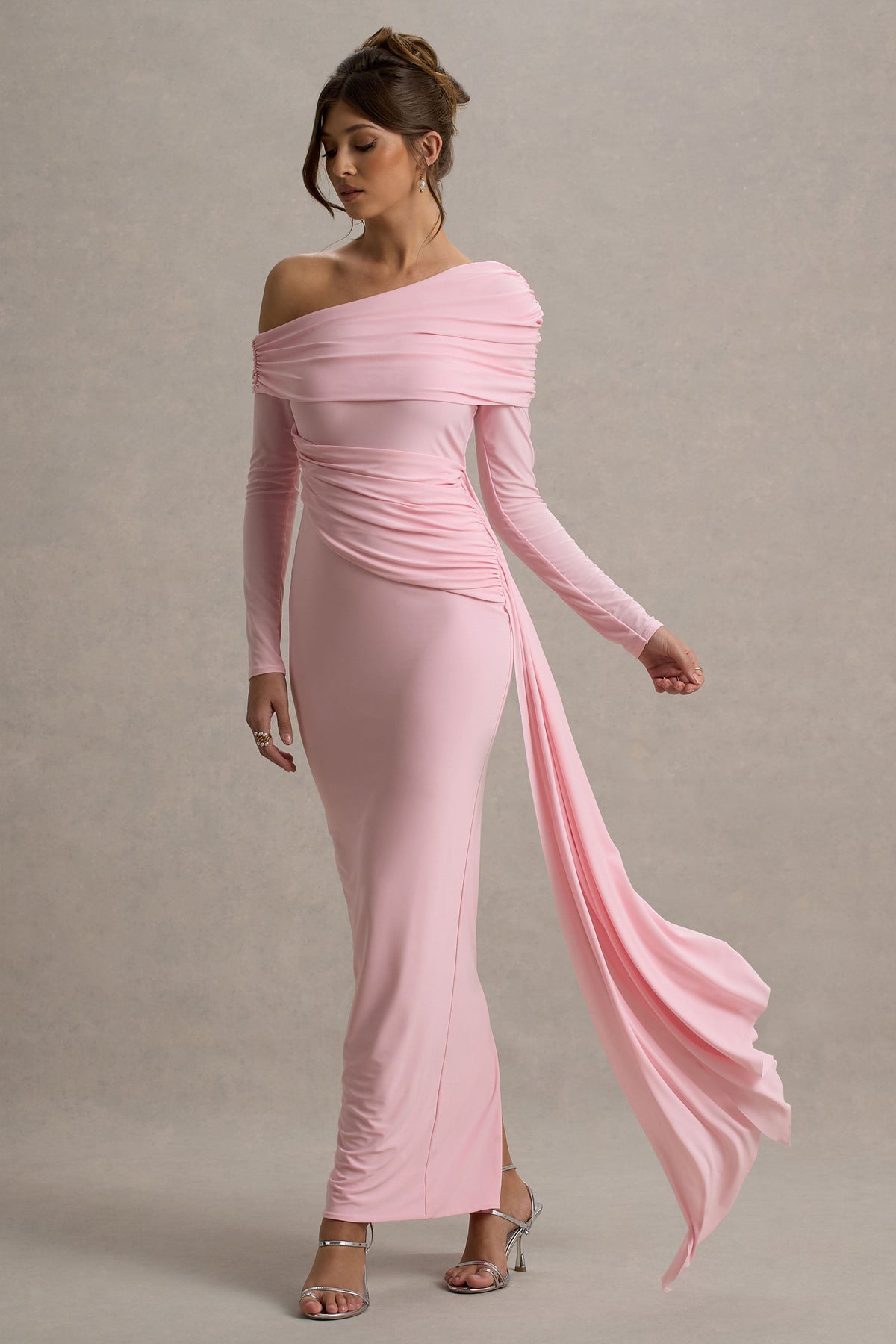 Valina | Rosa Maxikleid mit Raffungen, asymmetrischem Schnitt und Drapierung