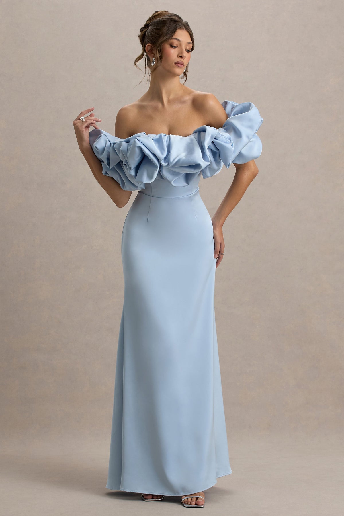 Allie | Puderblaues Bardot-Maxikleid mit Puffärmeln