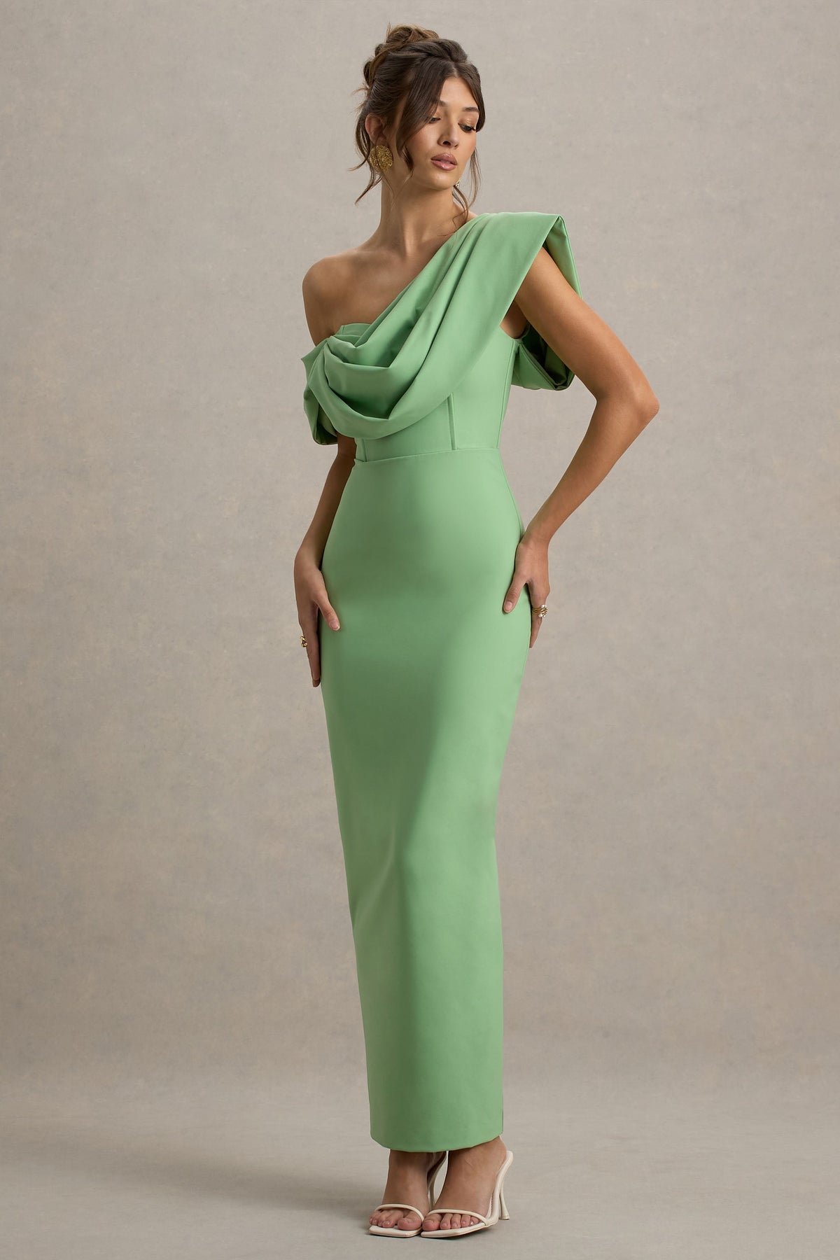 Angelina | Grünes Maxikleid mit drapiertem Schulterdesign