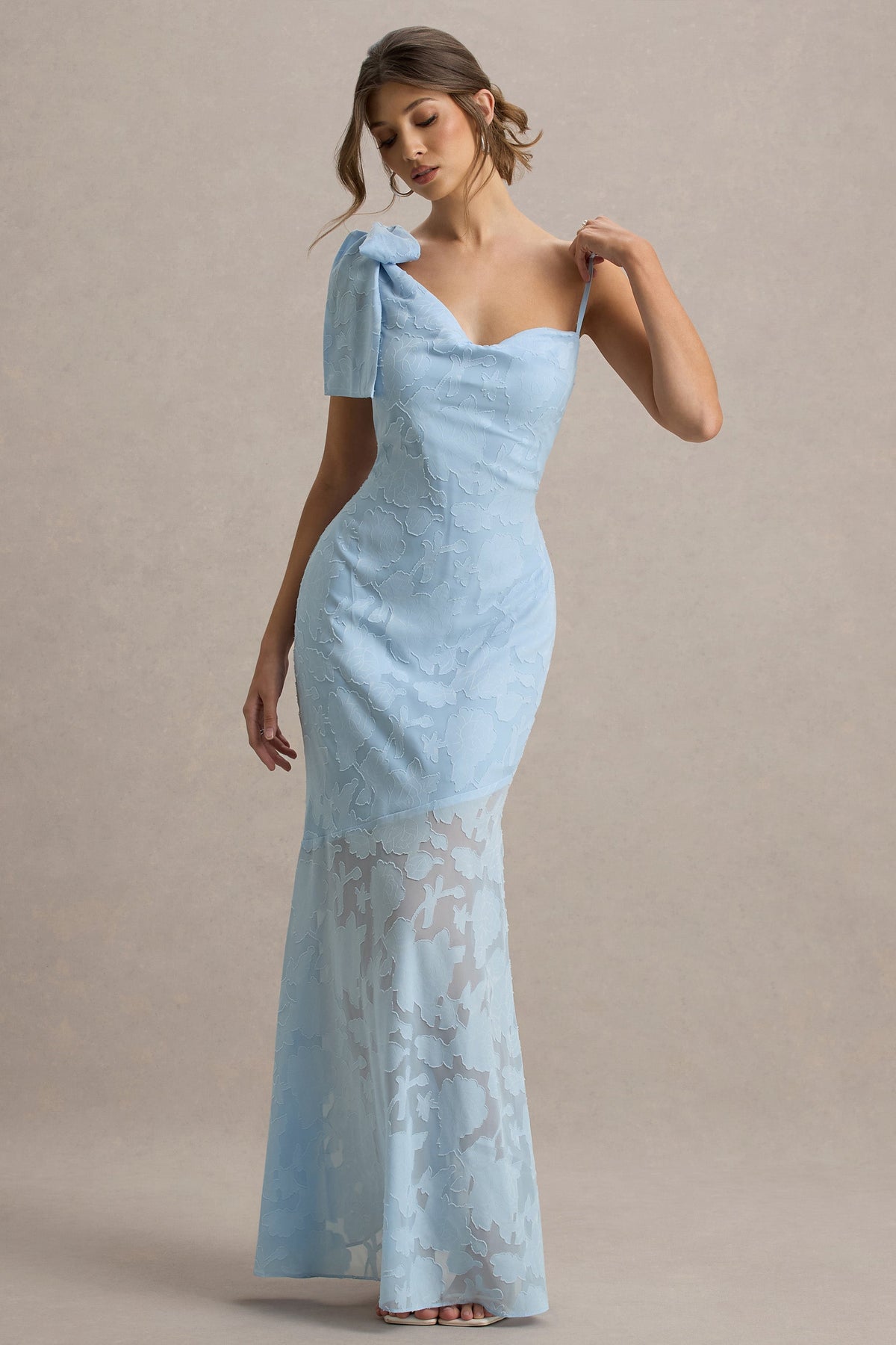 Chyna | Hellblaues Maxikleid mit Wasserfallausschnitt und Schleifenträger