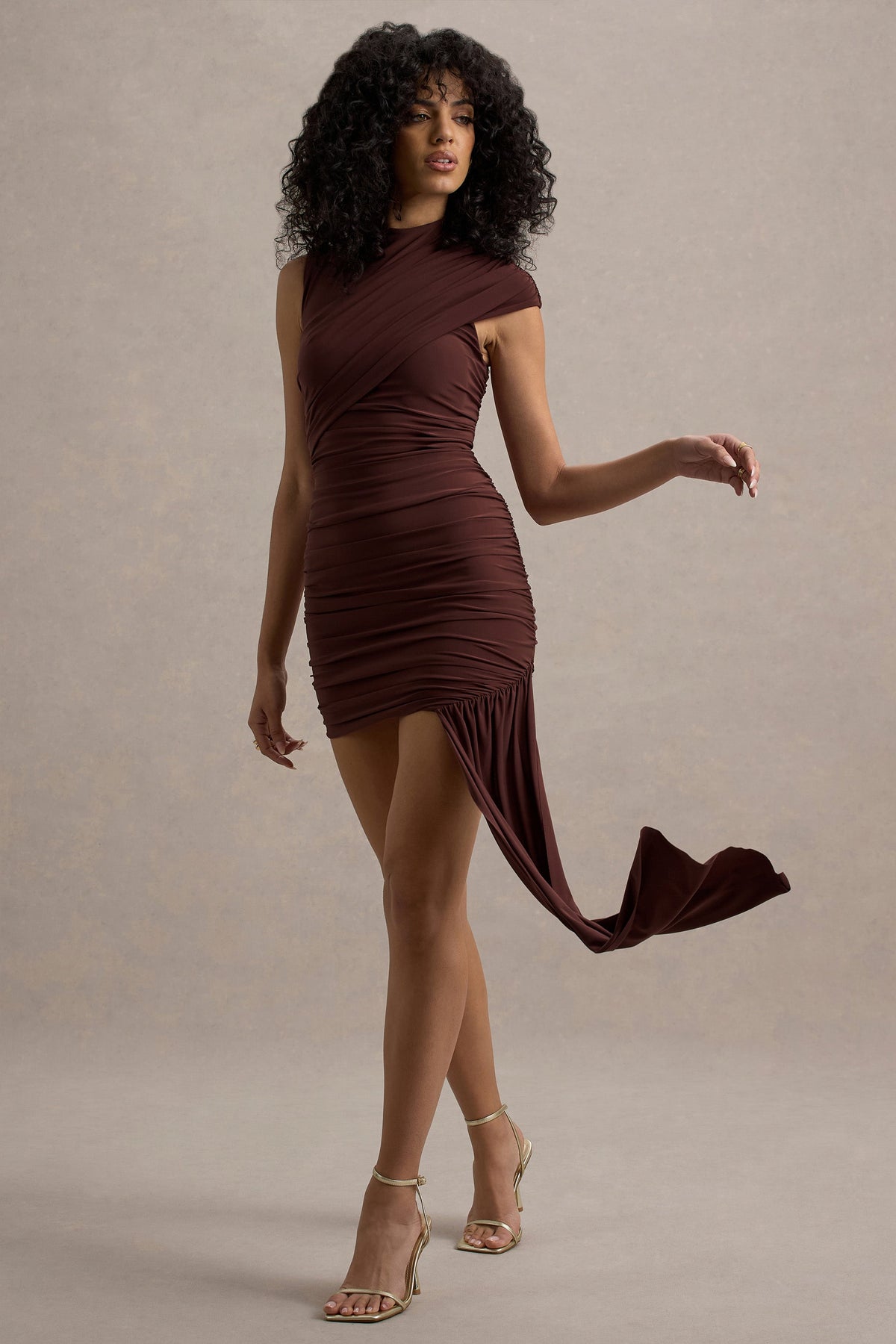 Nocturnal | Braunes gerafftes Minikleid mit Schleife