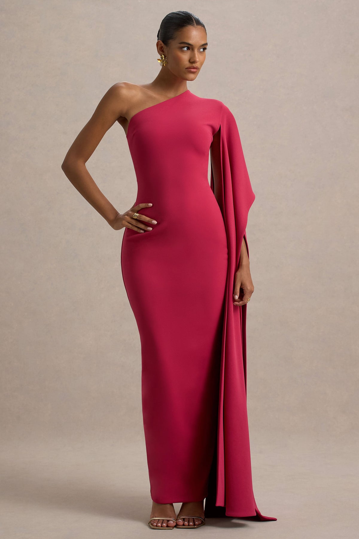 Lily | Asymmetrisches Maxikleid in Hot Pink und Burgunderrot mit Cape-Ärmel
