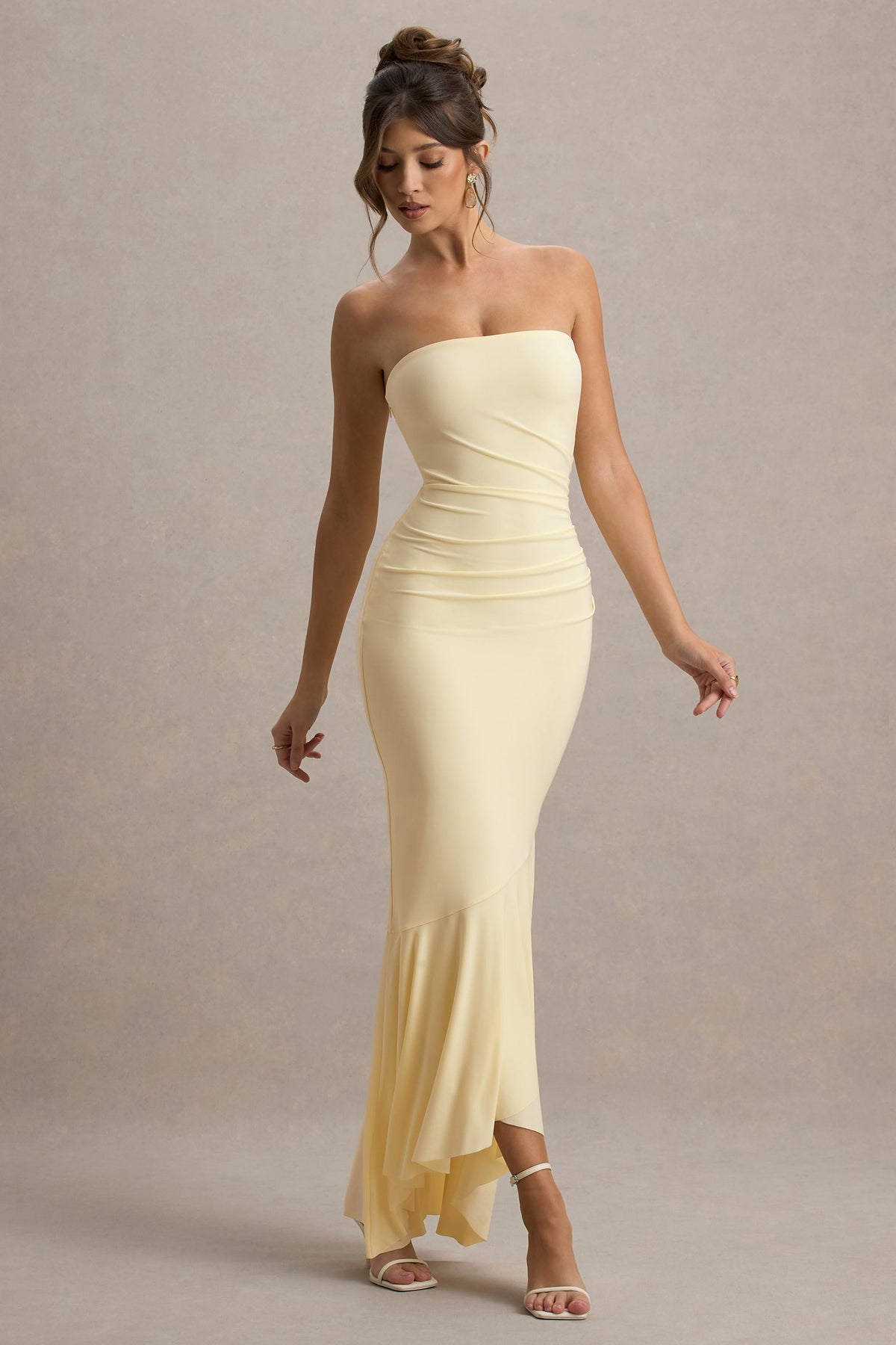 Capria | Blassgelbes Bandeau-Wickel-Maxikleid